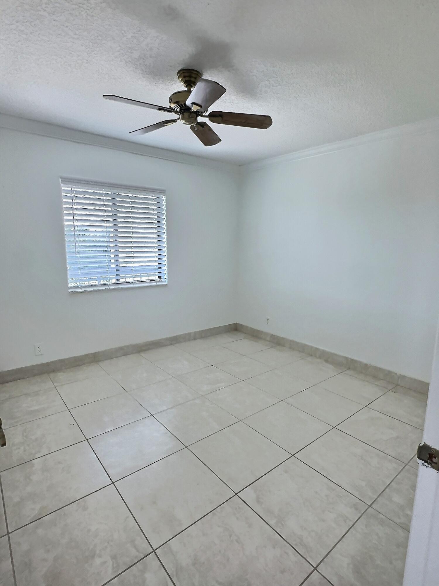 LANDS OF THE PRESIDENT CONDO 8 - Residential Lease