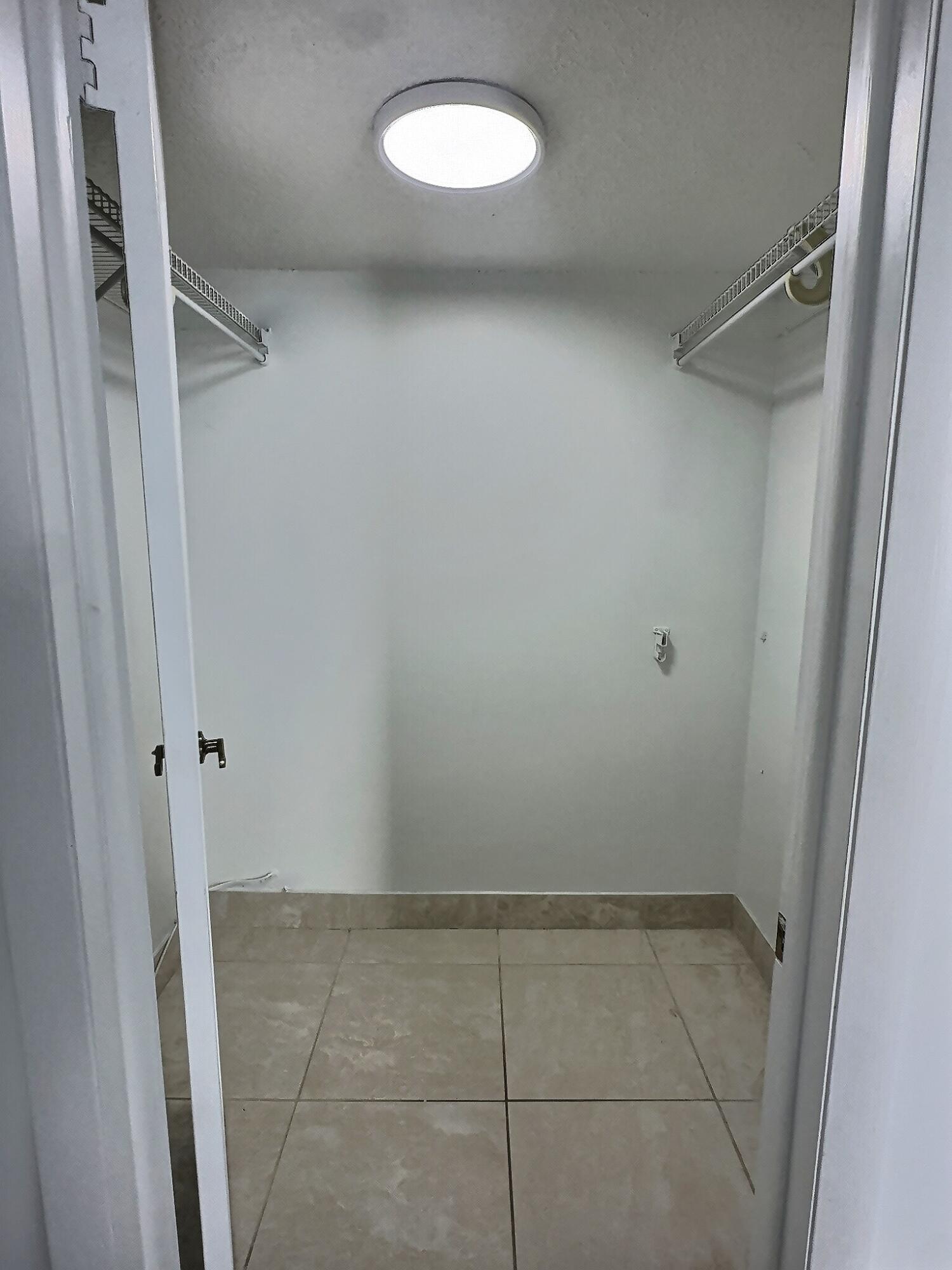 LANDS OF THE PRESIDENT CONDO 8 - Residential Lease