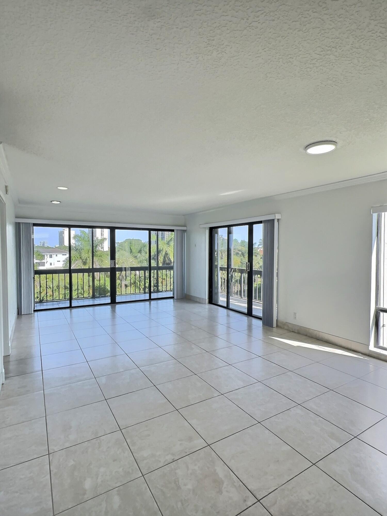 LANDS OF THE PRESIDENT CONDO 8 - Residential Lease