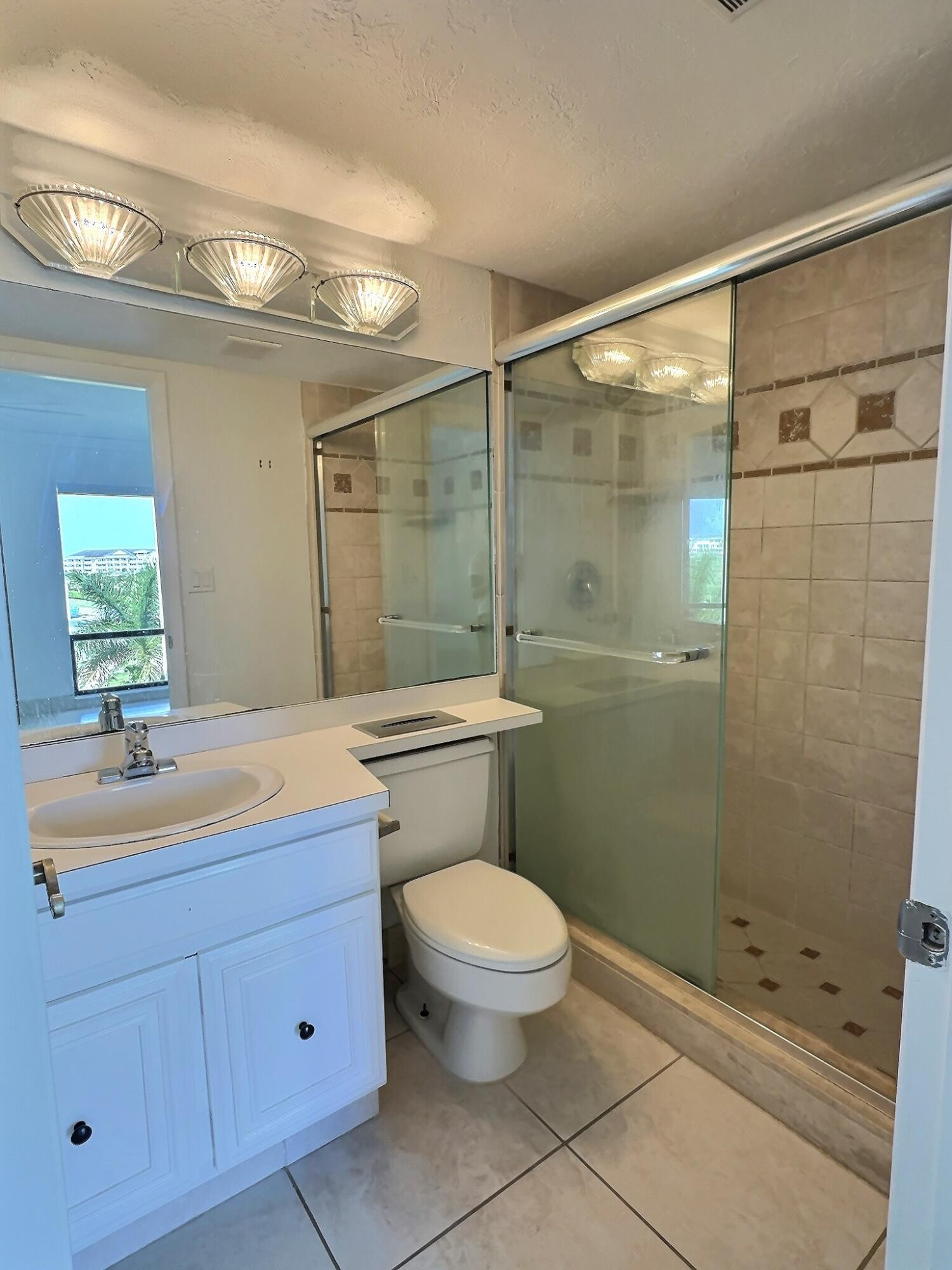 LANDS OF THE PRESIDENT CONDO 8 - Residential Lease