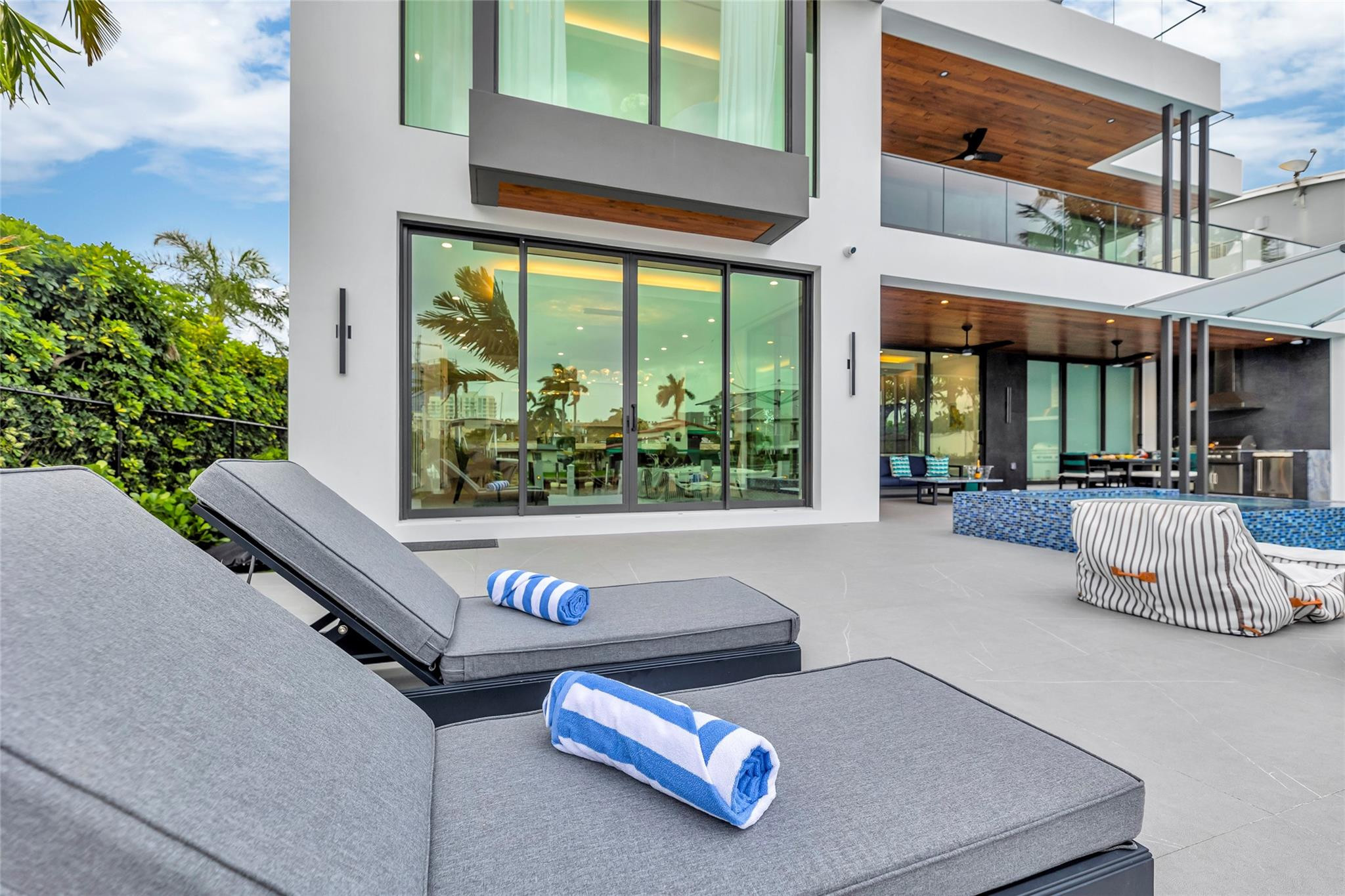 Lauderdale Harbors Sec A - Residential