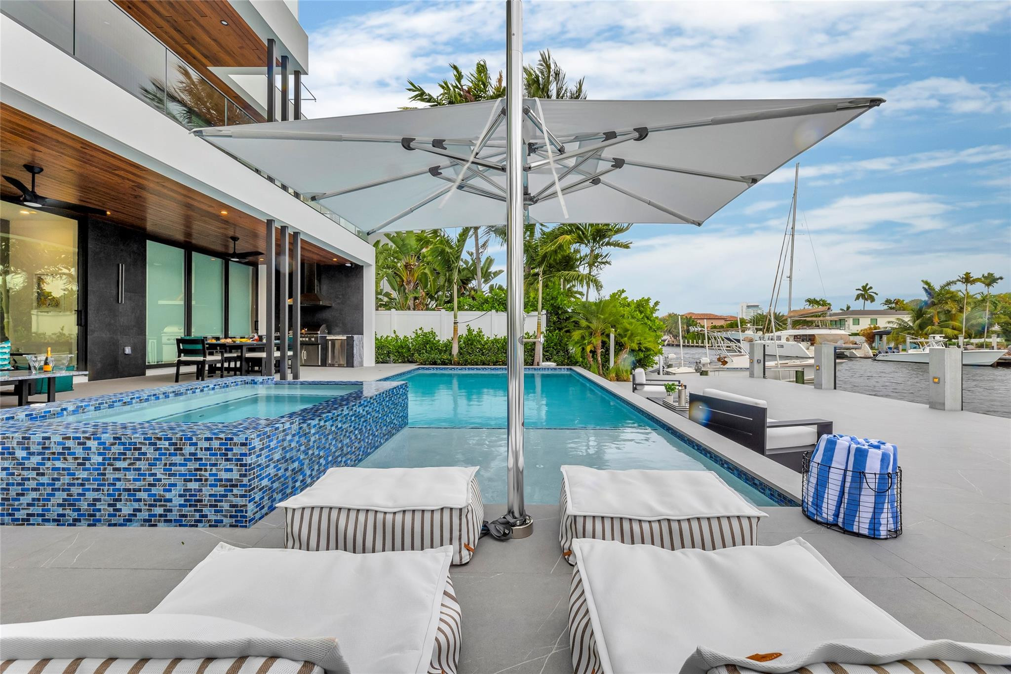 Lauderdale Harbors Sec A - Residential