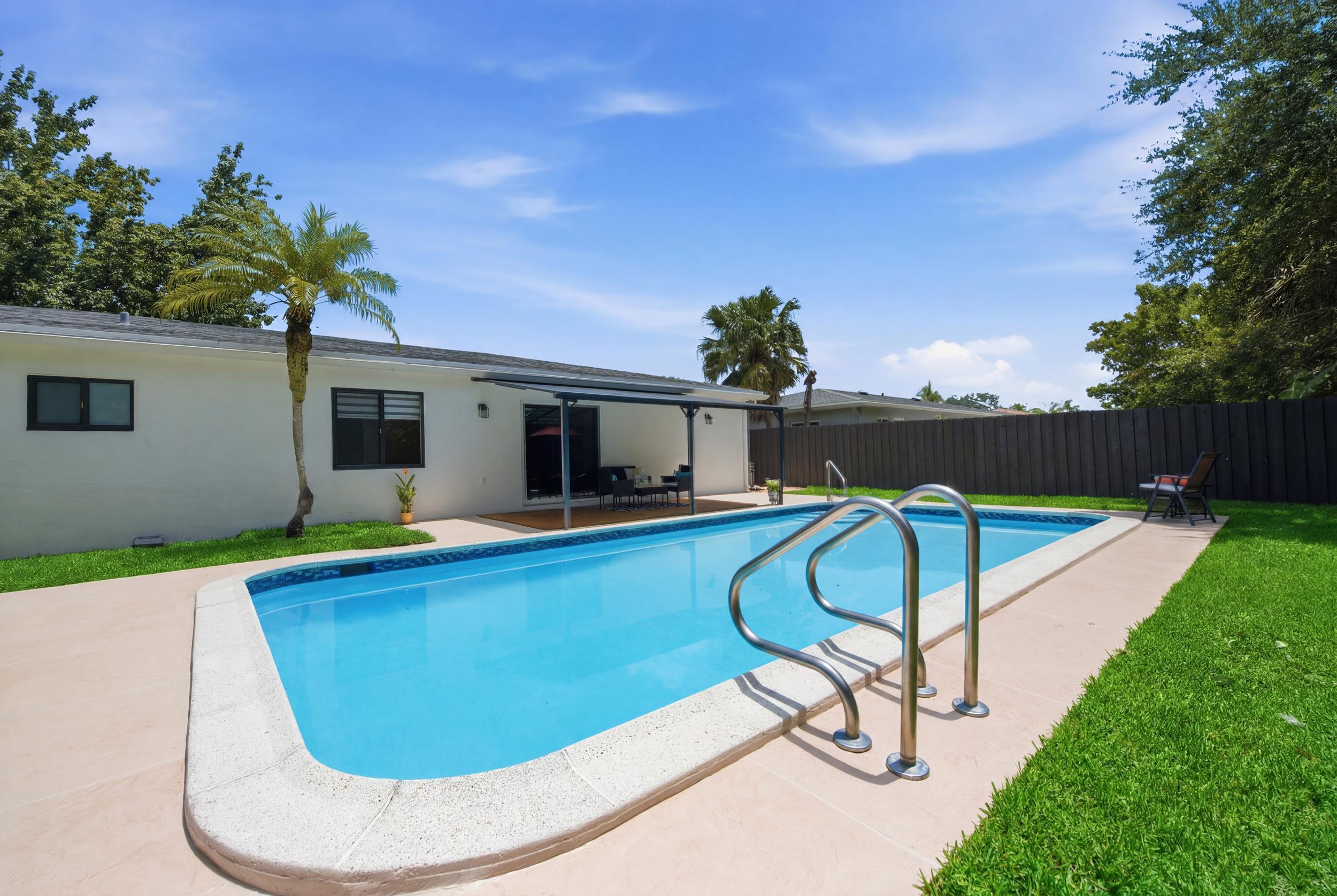 HOLIDAY CITY AT BOCA RATON SEC 9 - Residential