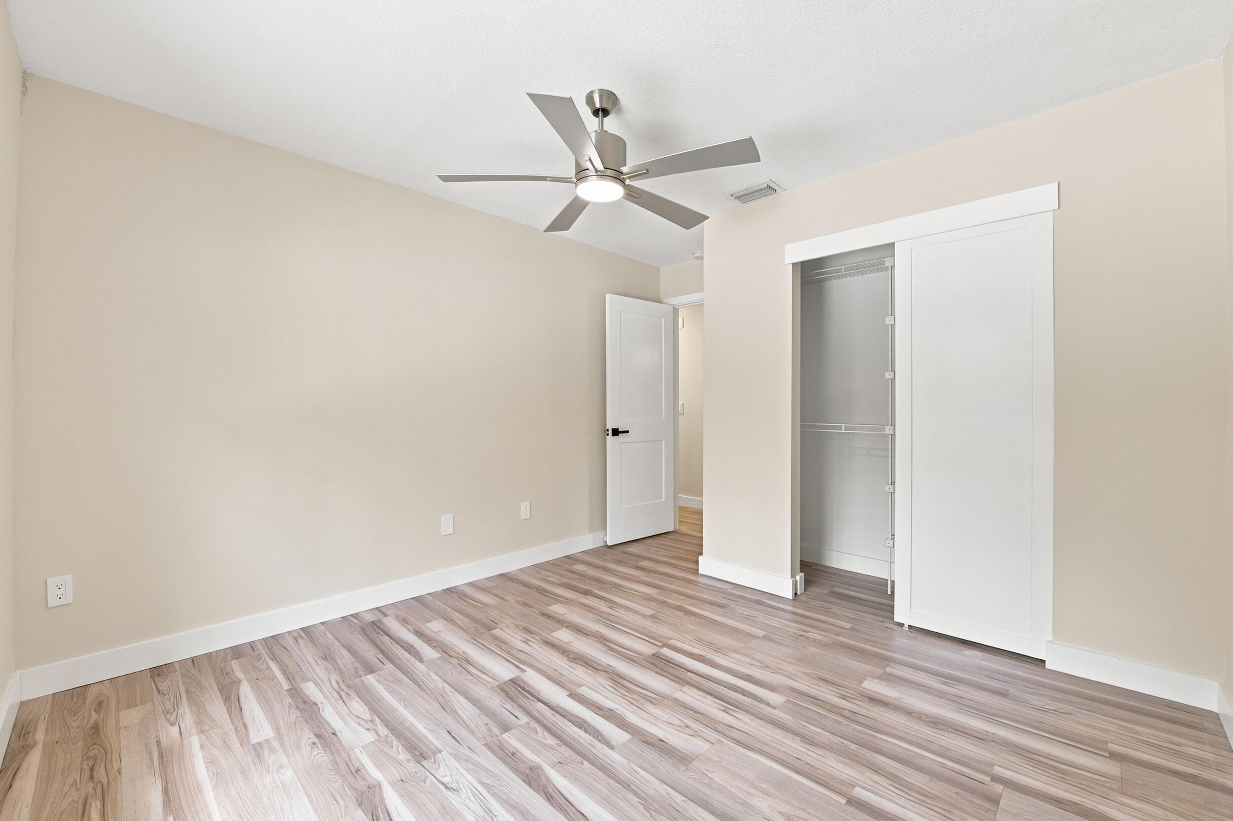 HOLIDAY CITY AT BOCA RATON SEC 9 - Residential