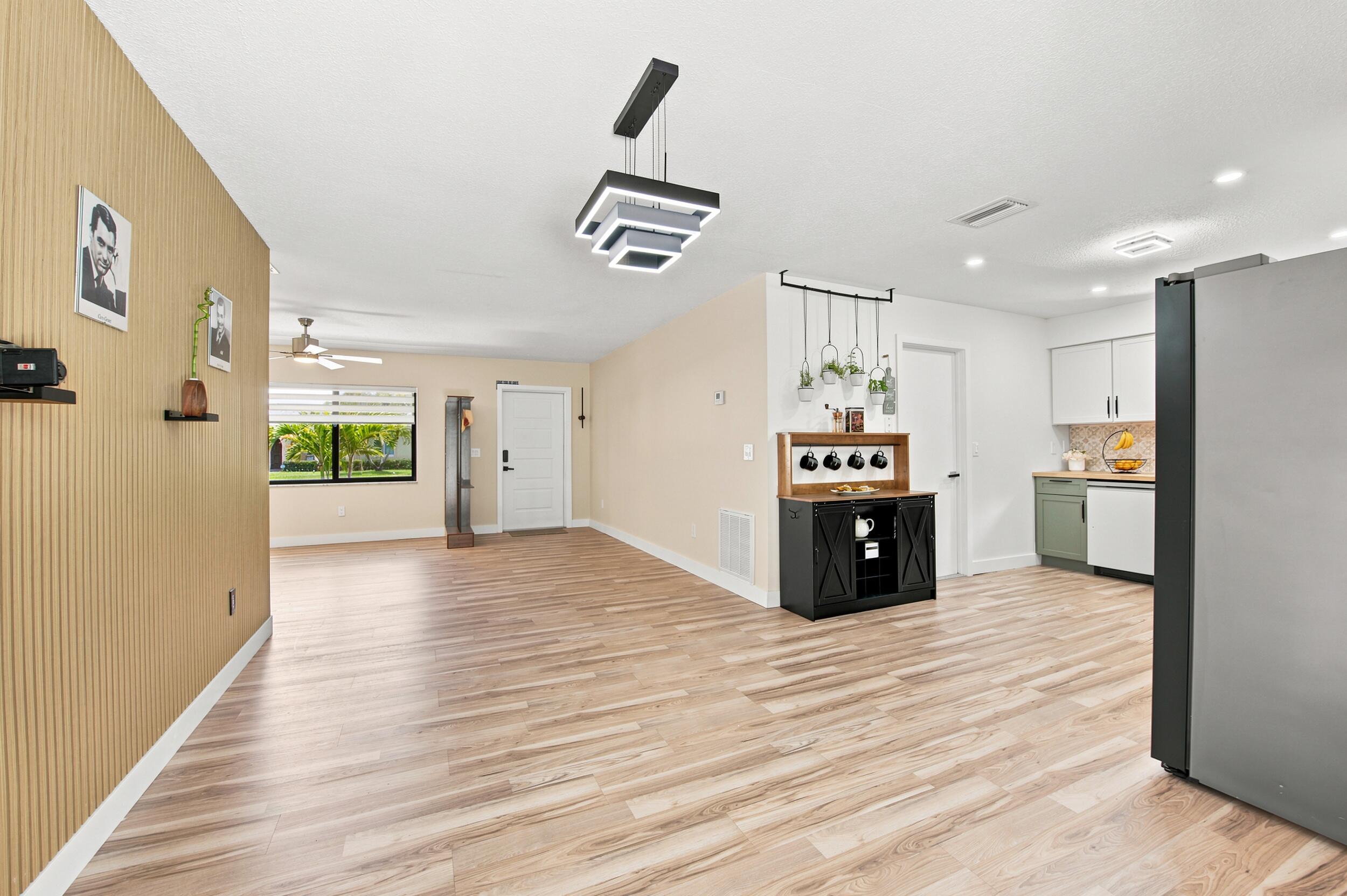 HOLIDAY CITY AT BOCA RATON SEC 9 - Residential