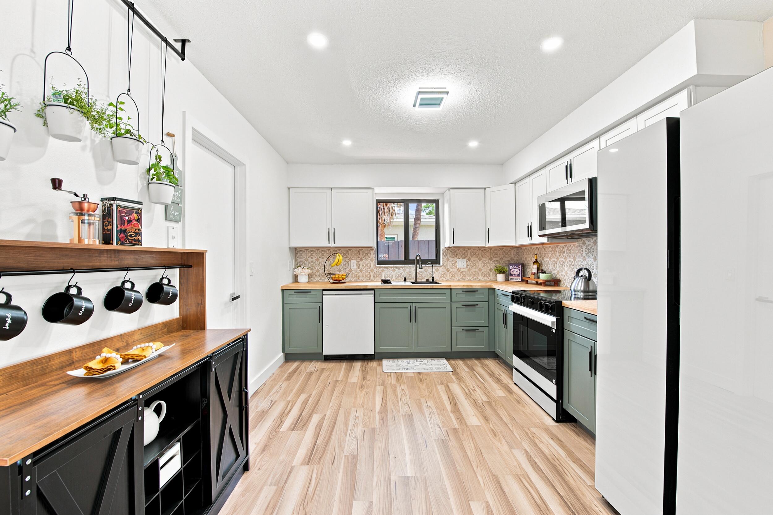HOLIDAY CITY AT BOCA RATON SEC 9 - Residential