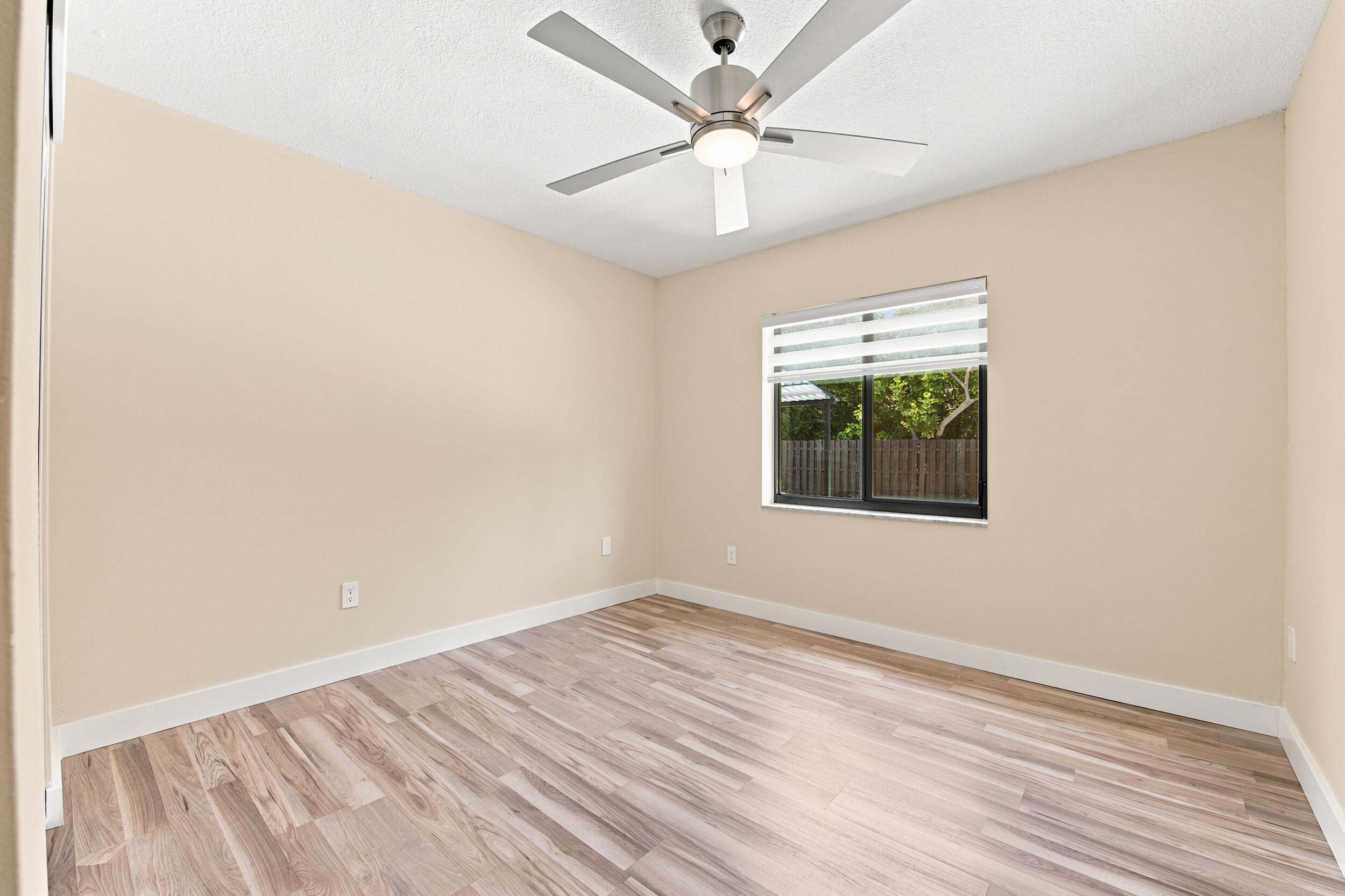 HOLIDAY CITY AT BOCA RATON SEC 9 - Residential