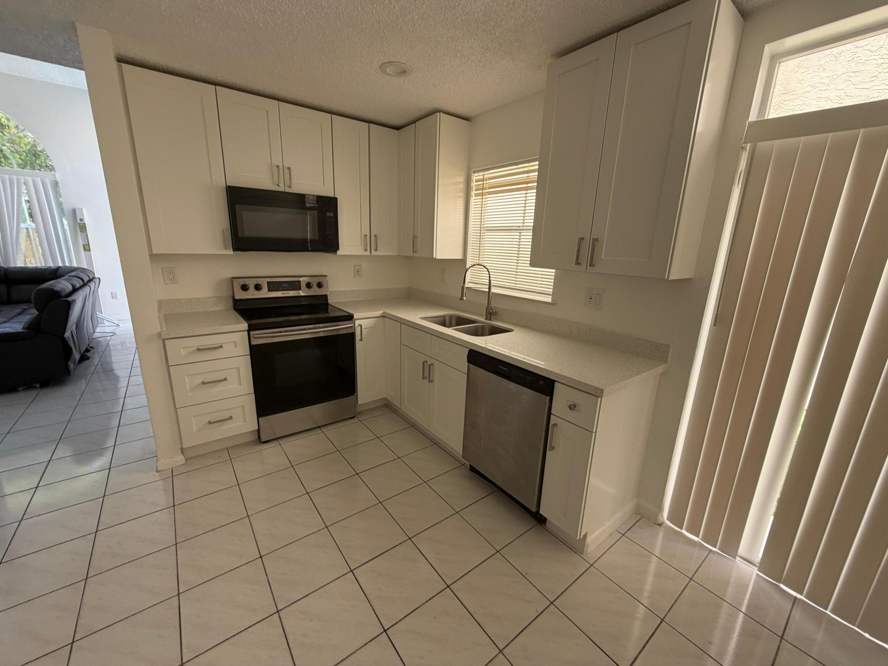 EMERALD POINTE - Residential Lease