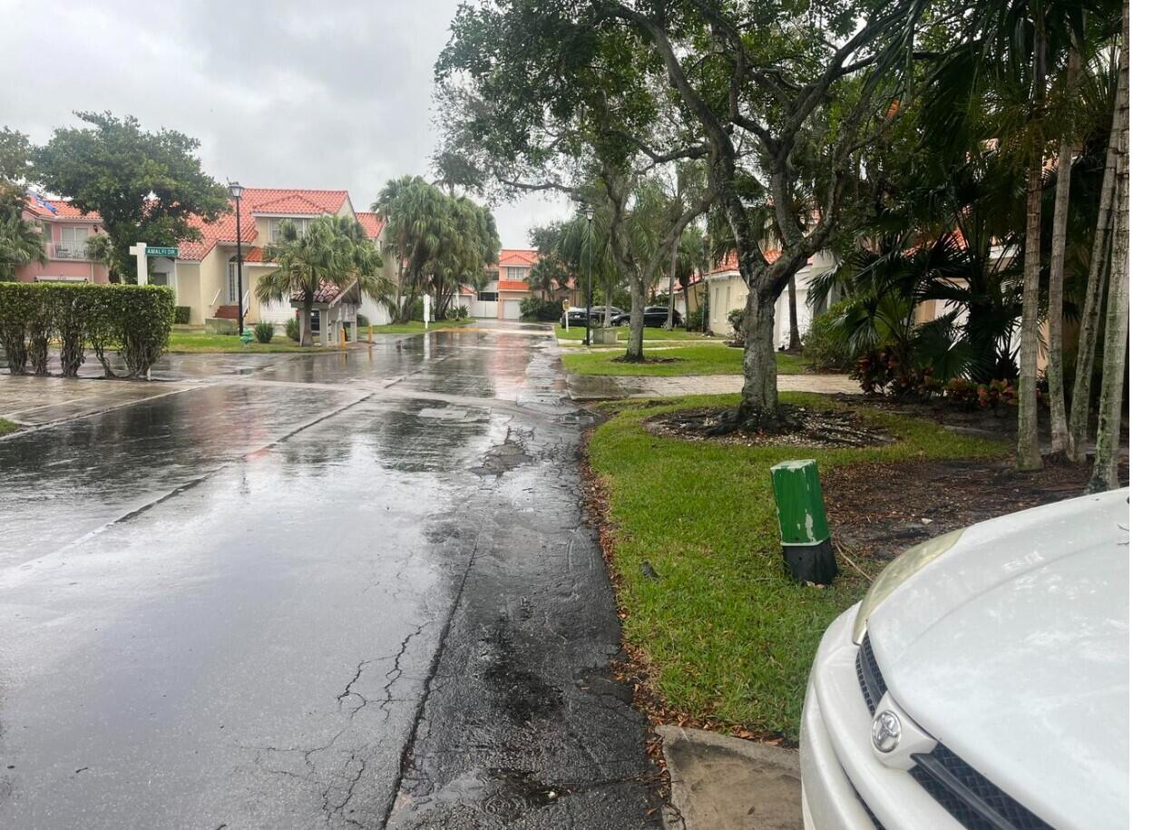 EMERALD POINTE - Residential Lease