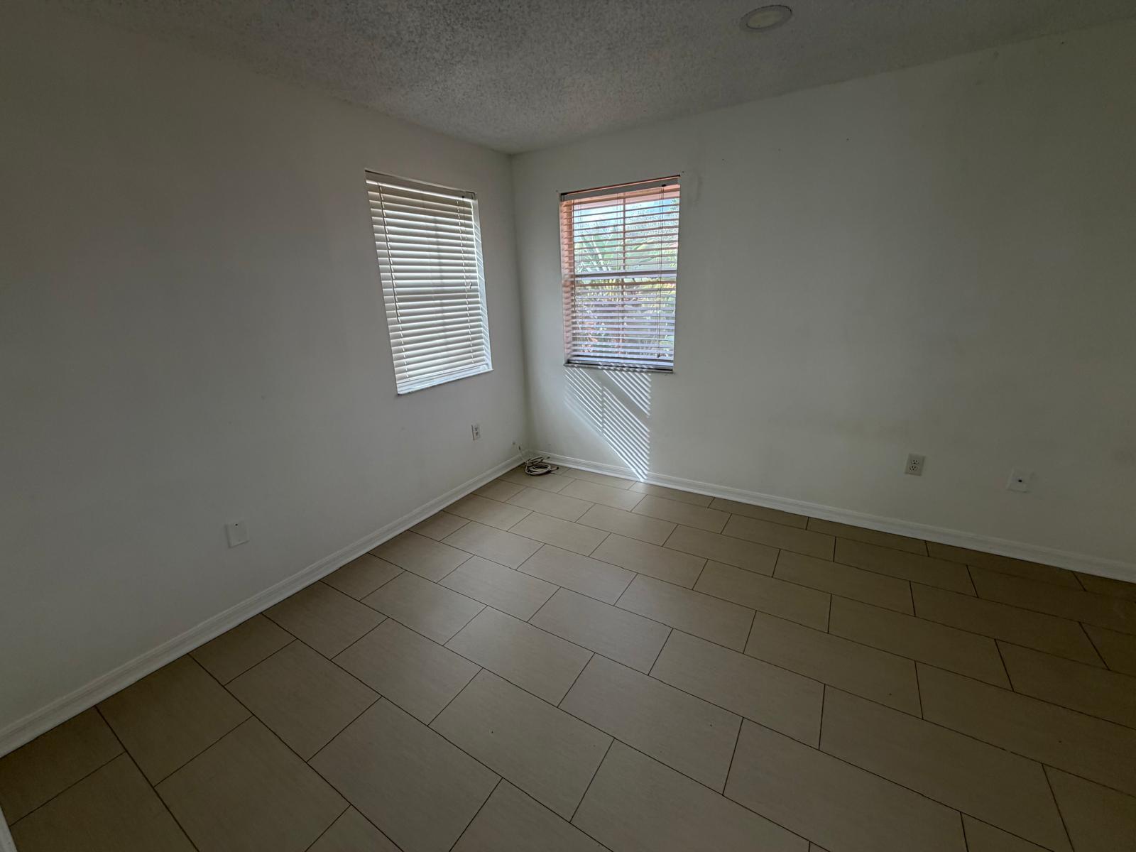 EMERALD POINTE - Residential Lease