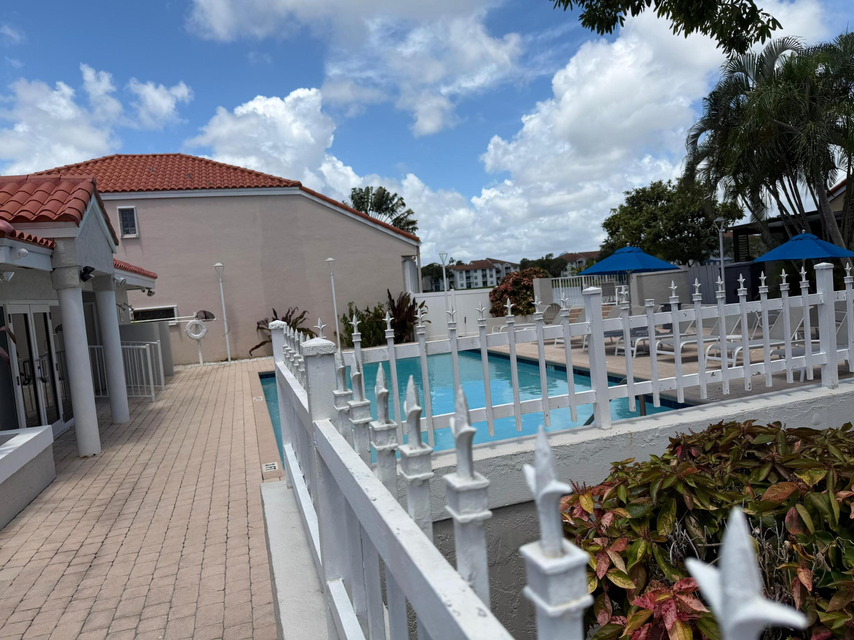 EMERALD POINTE - Residential Lease