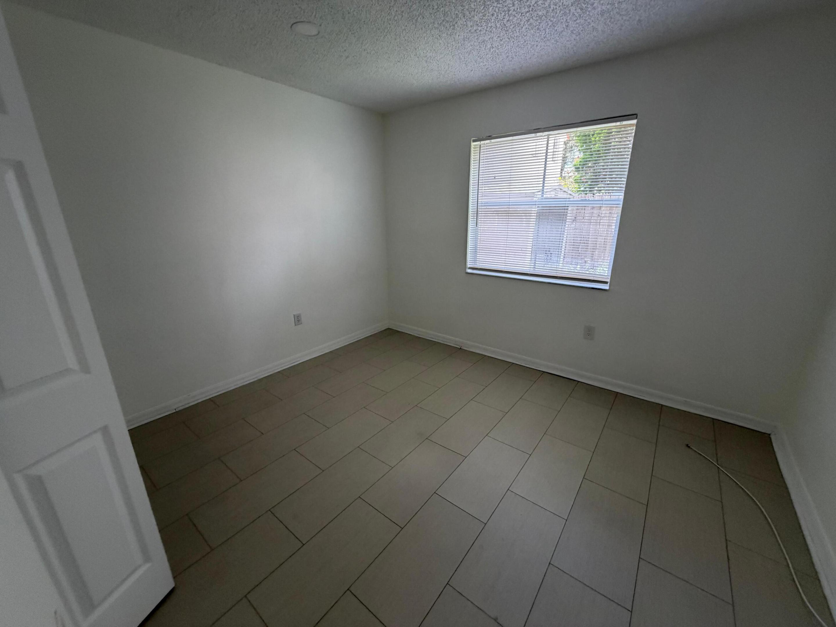EMERALD POINTE - Residential Lease