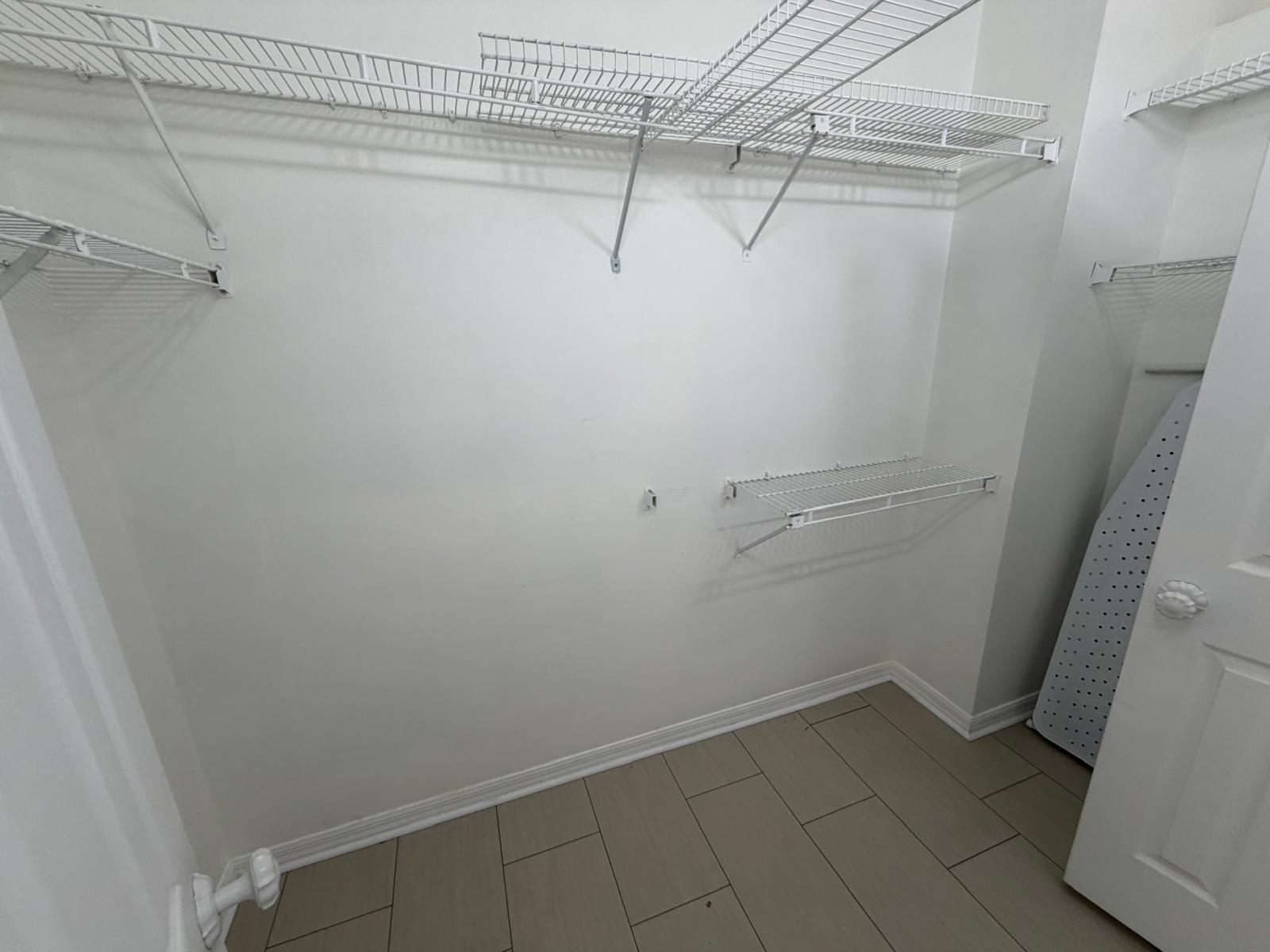 EMERALD POINTE - Residential Lease