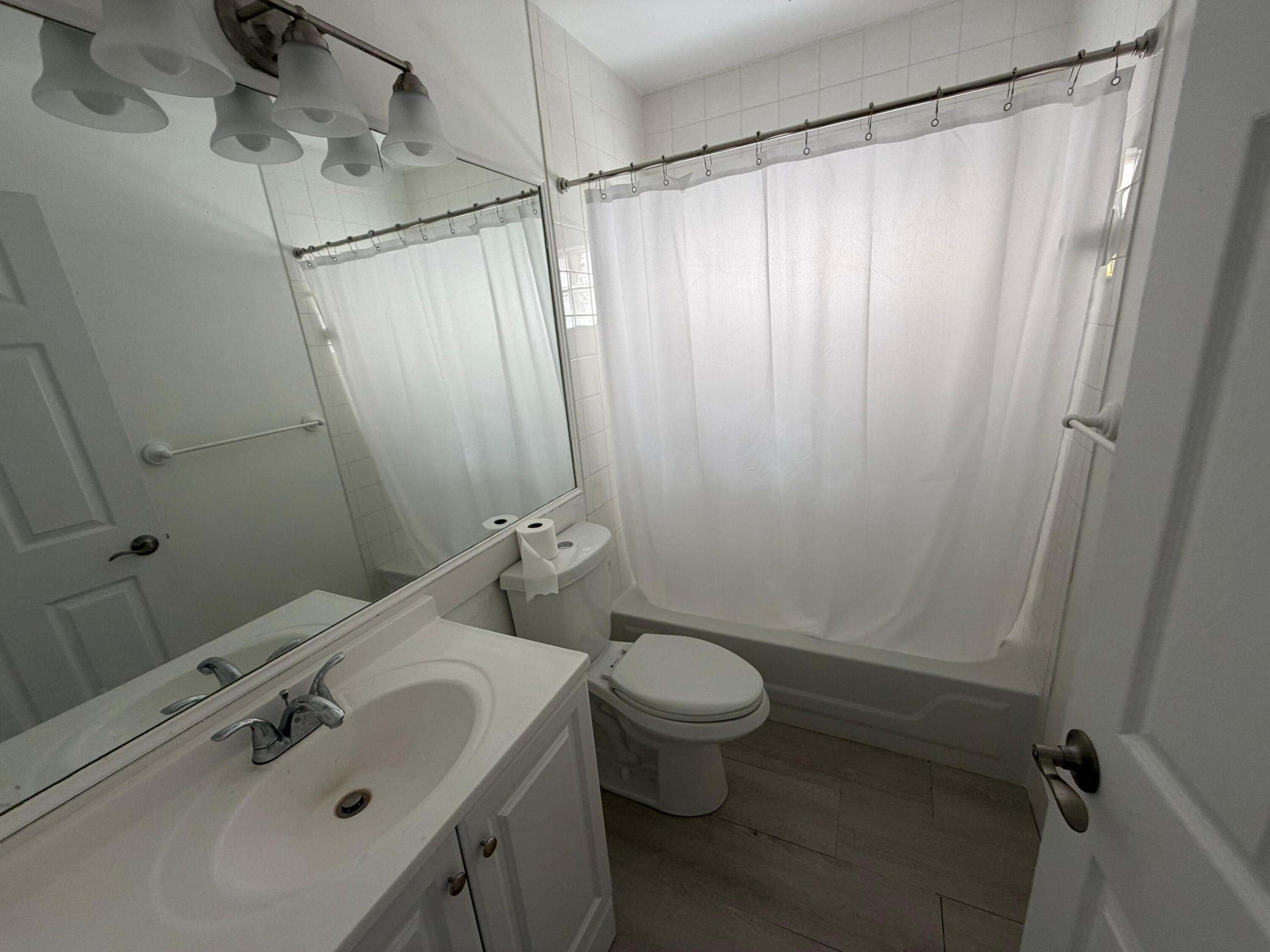 EMERALD POINTE - Residential Lease