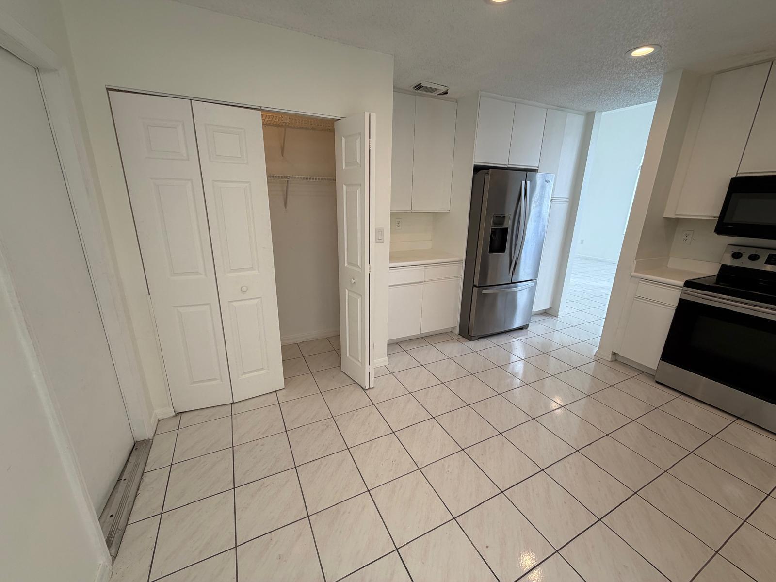 EMERALD POINTE - Residential Lease