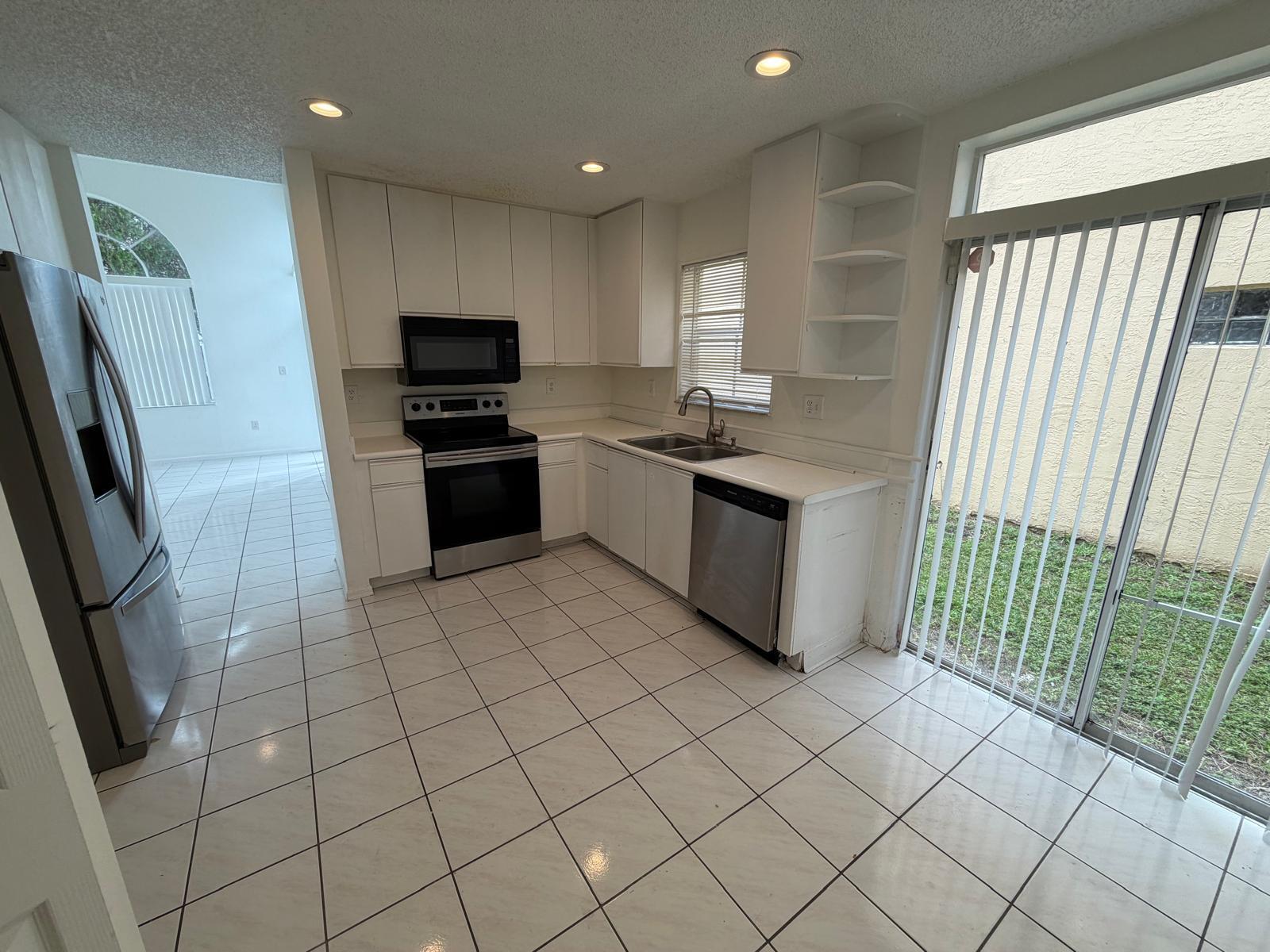EMERALD POINTE - Residential Lease