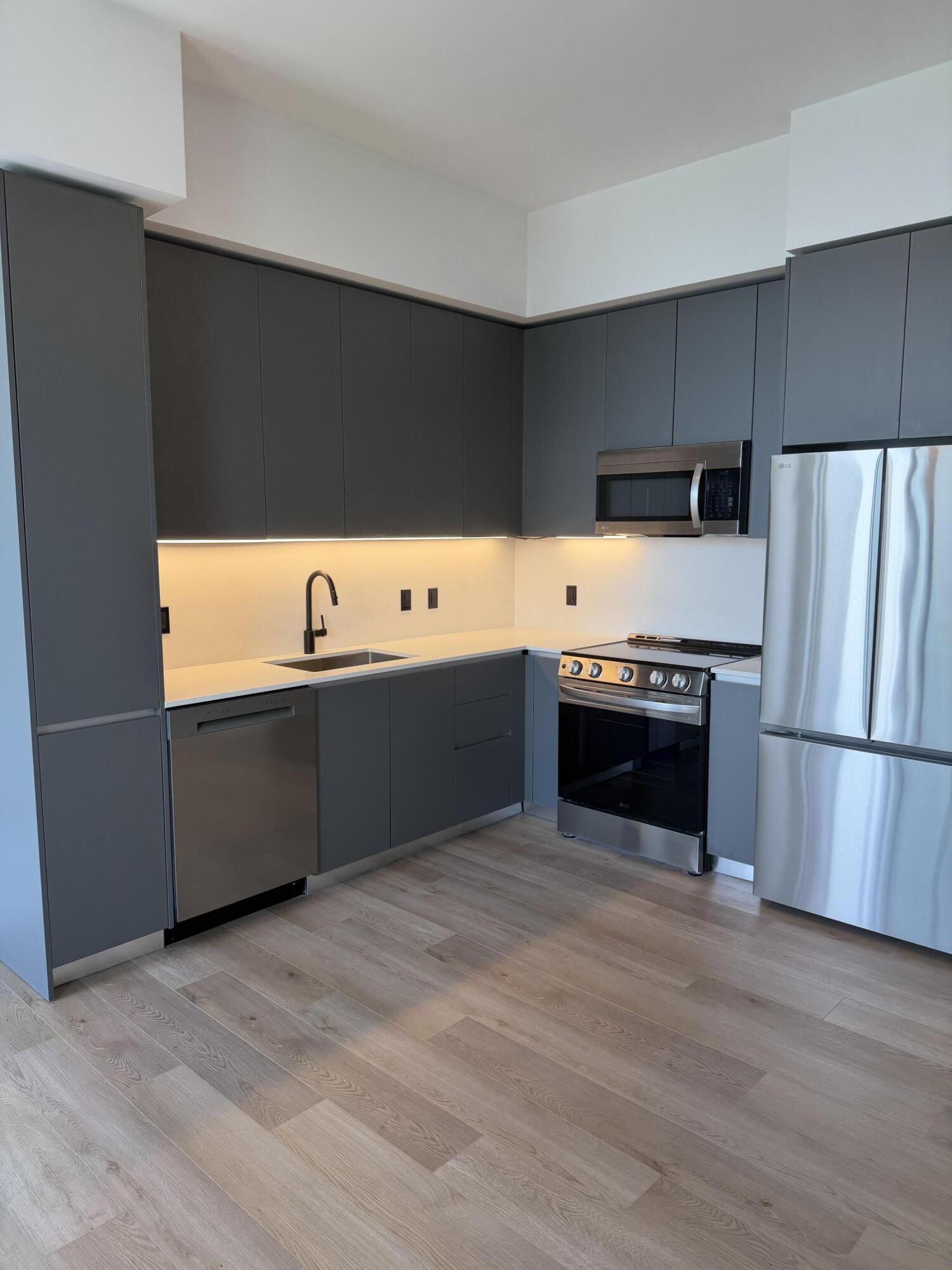 FT LAUDERDALE B-40 - Residential Lease