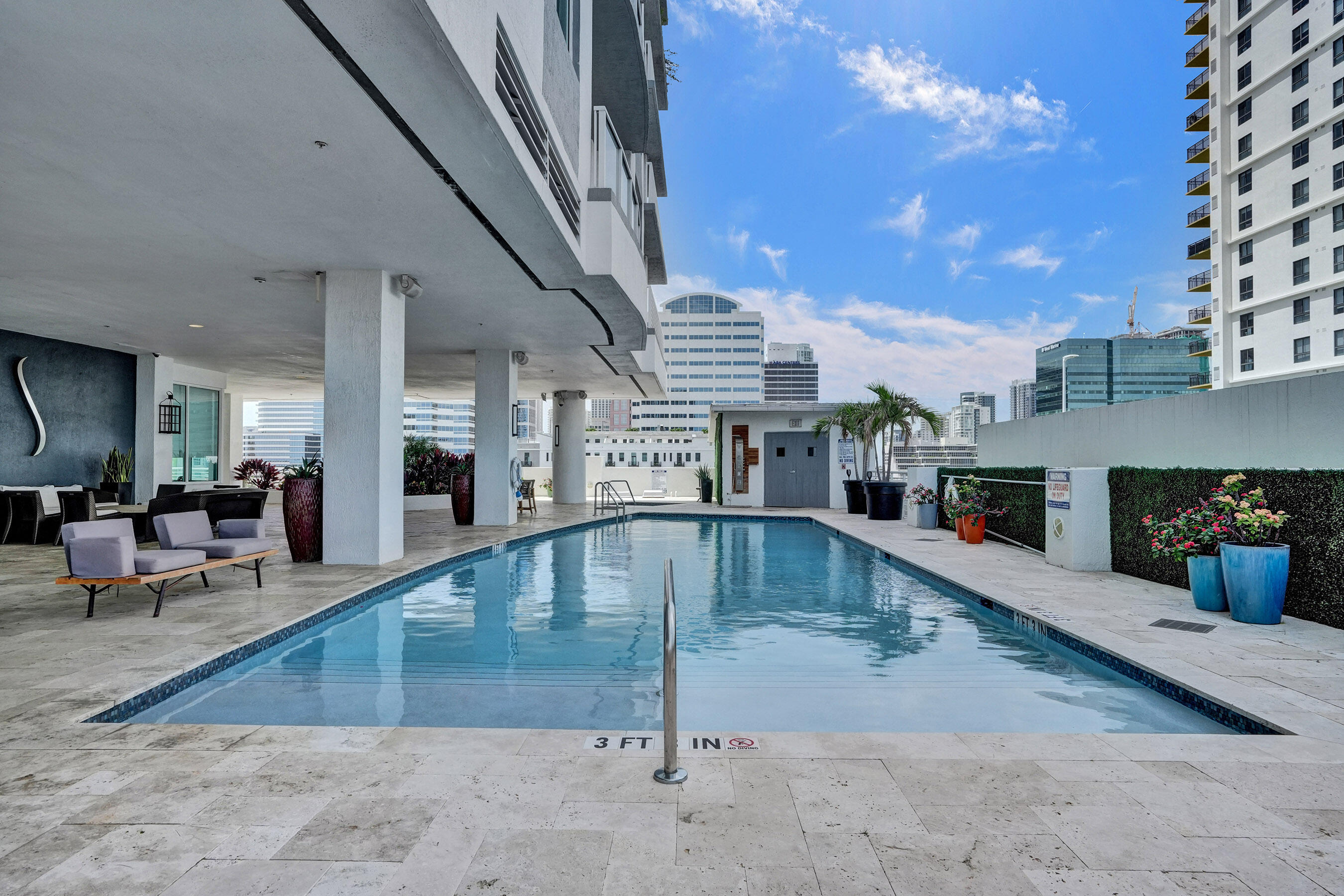 STRADA 315 CONDO - Residential