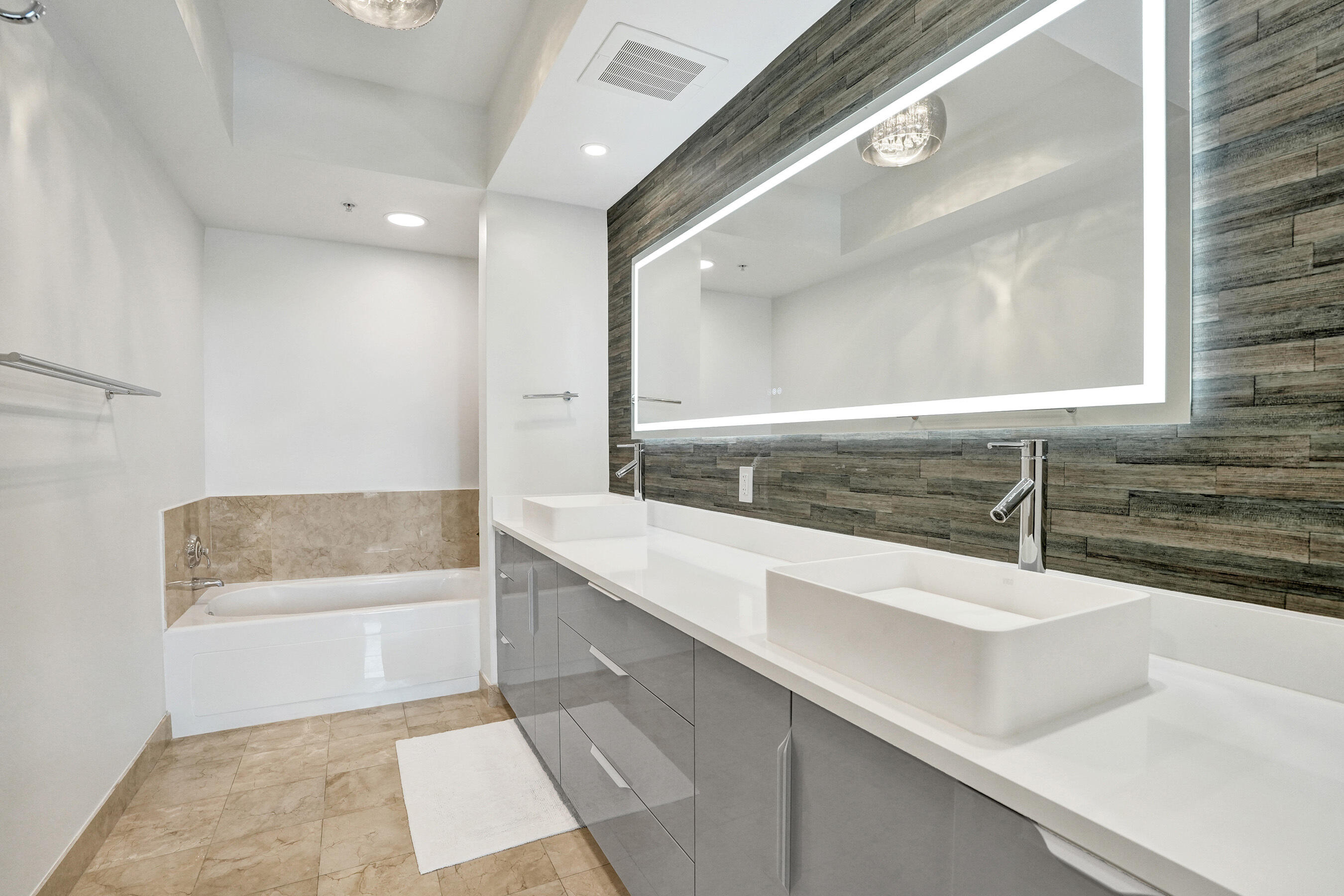 STRADA 315 CONDO - Residential