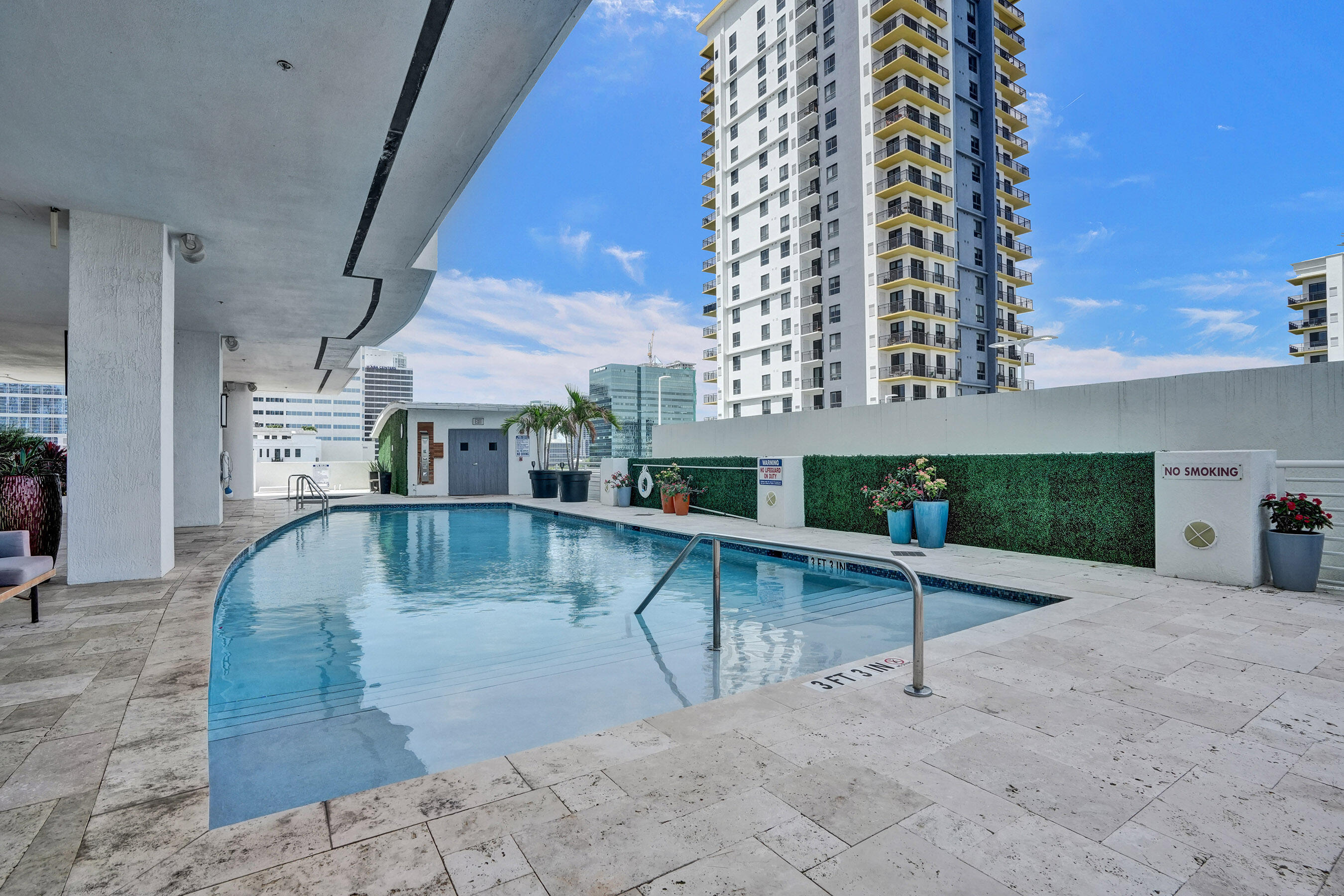 STRADA 315 CONDO - Residential