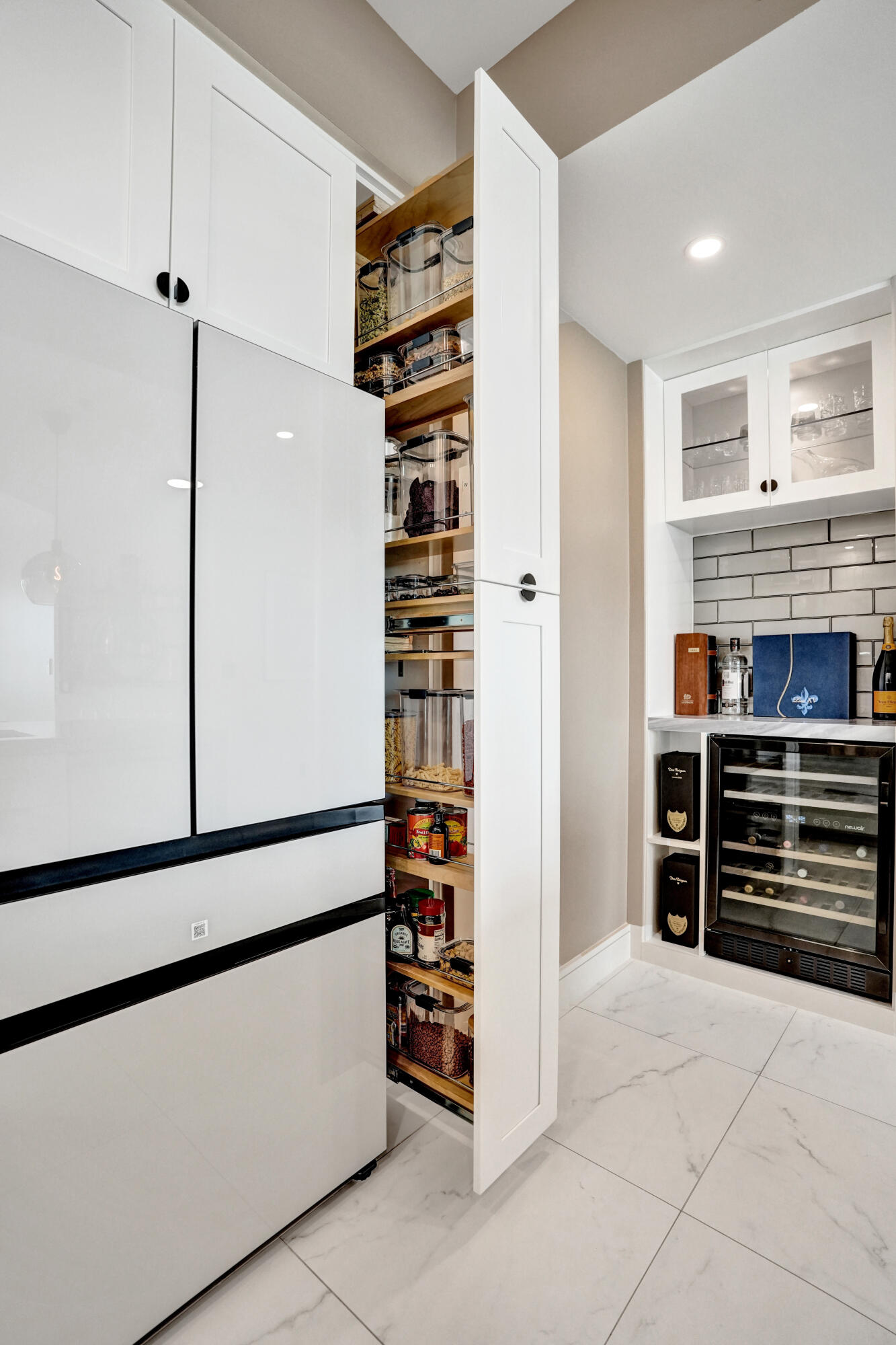 STRADA 315 CONDO - Residential