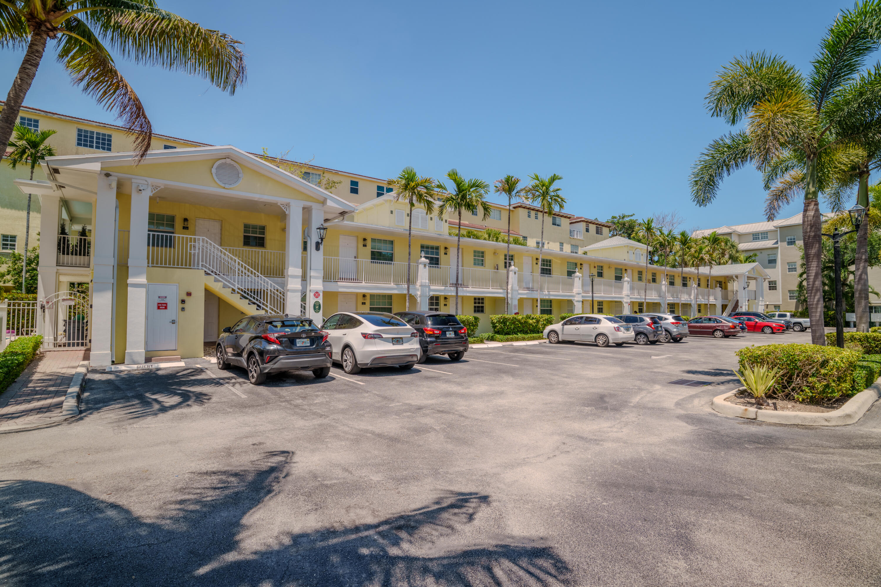 GROVE AT WILTON MANORS CONDO - Residential