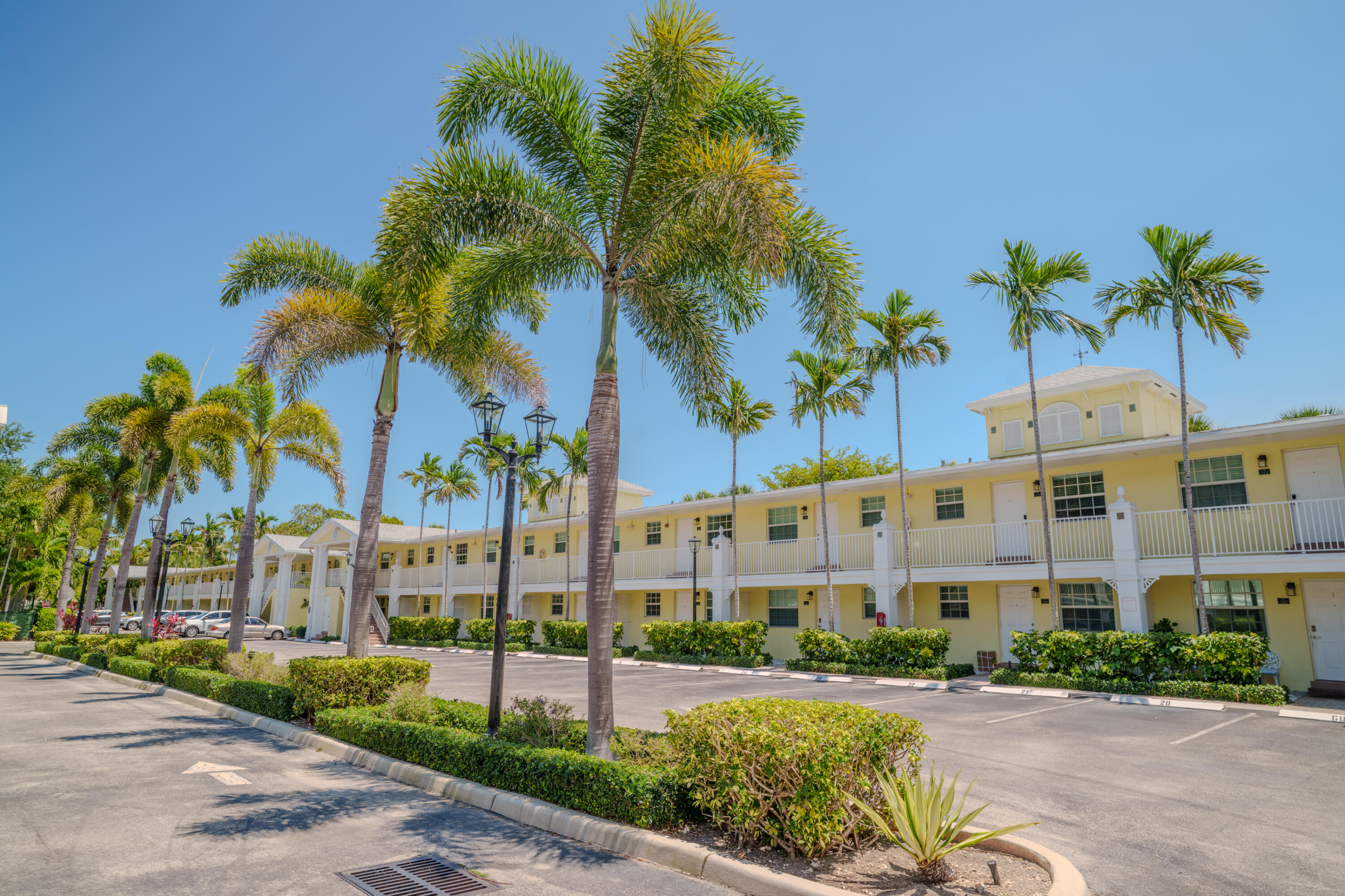 GROVE AT WILTON MANORS CONDO - Residential
