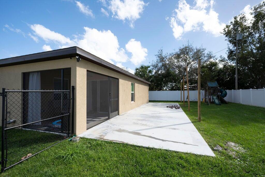 PORT ST LUCIE SECTION  22 - Residential Lease