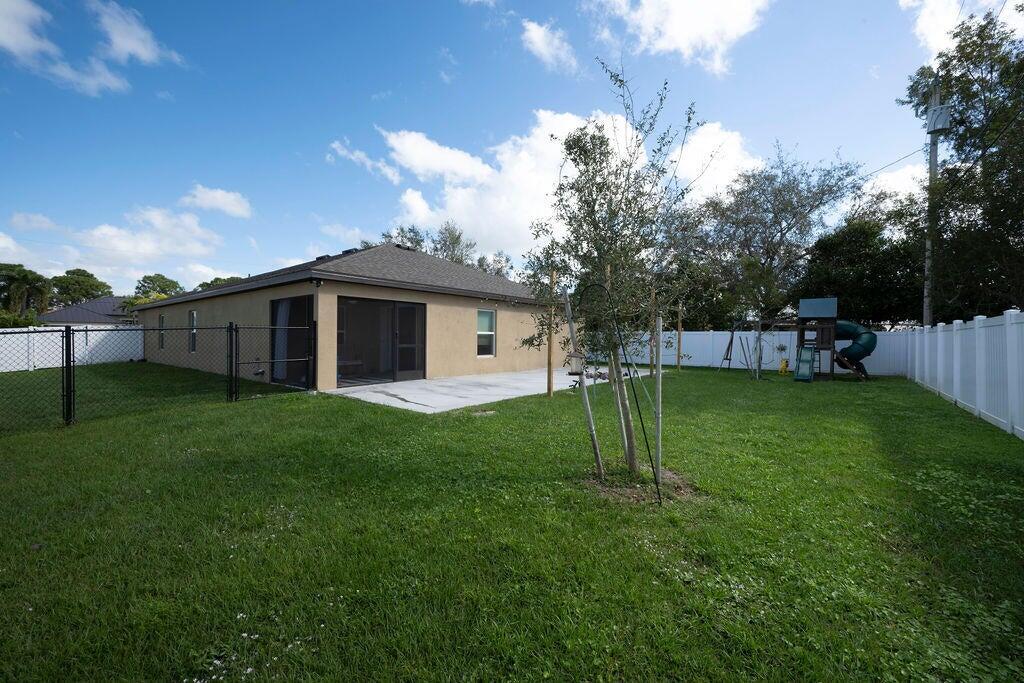 PORT ST LUCIE SECTION  22 - Residential Lease