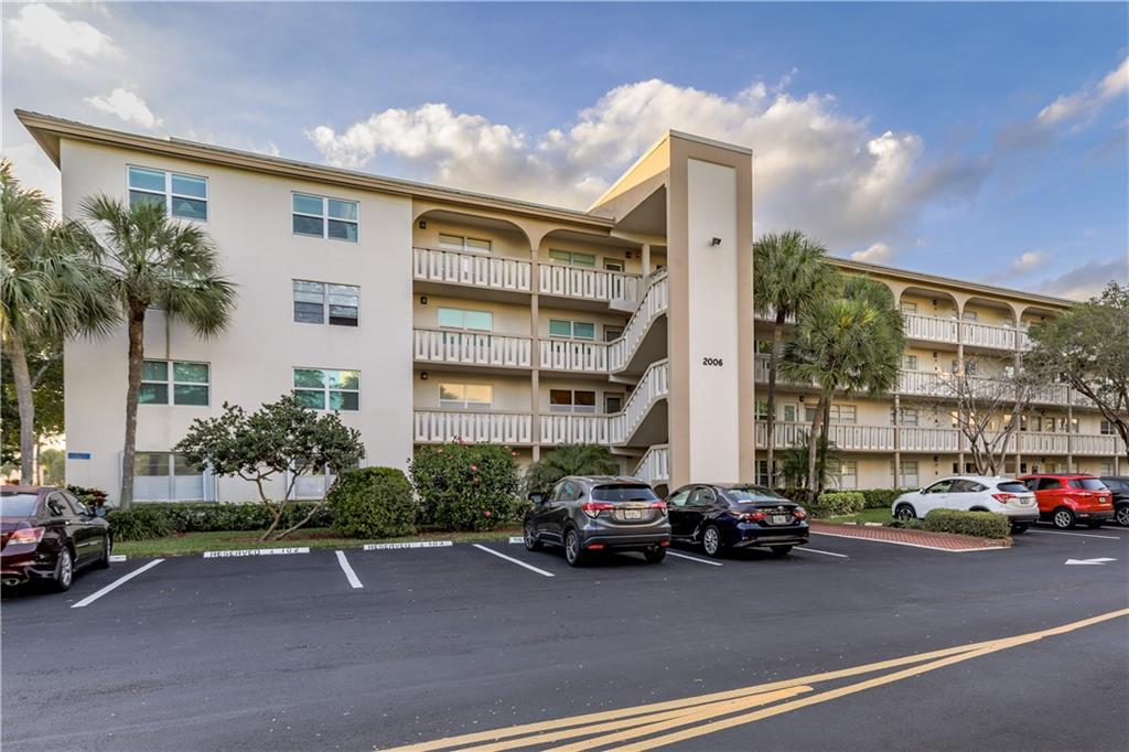 WYNMOOR VILLAGE - Residential