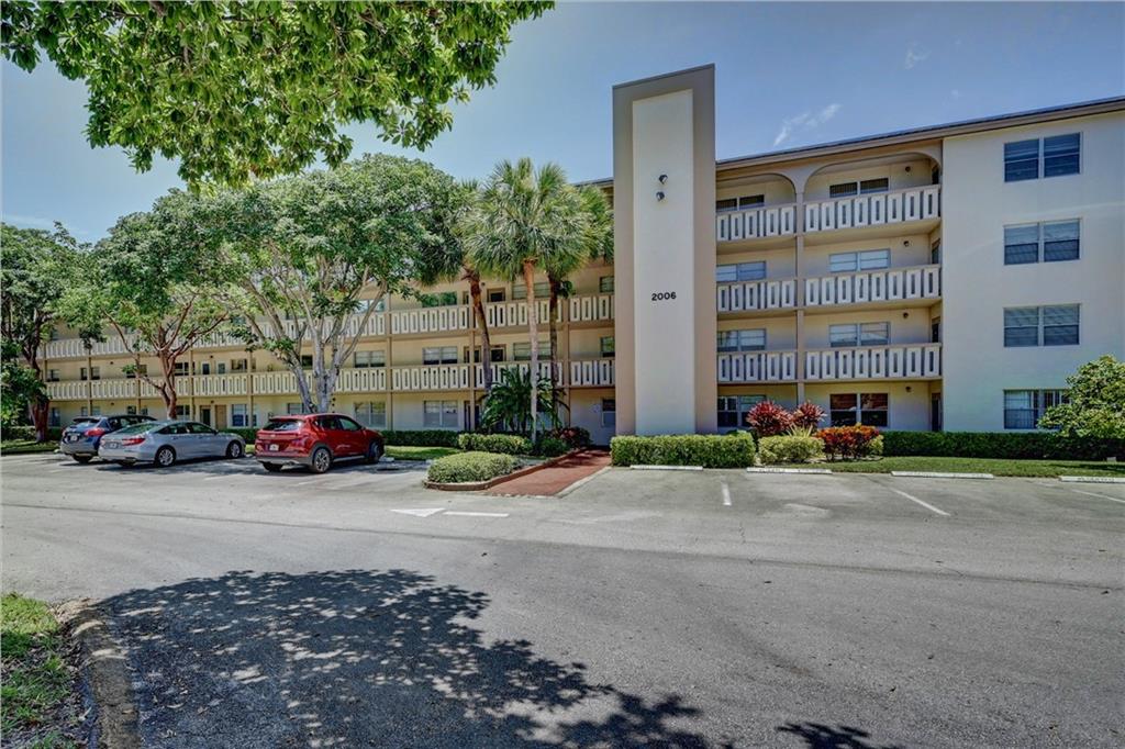 WYNMOOR VILLAGE - Residential