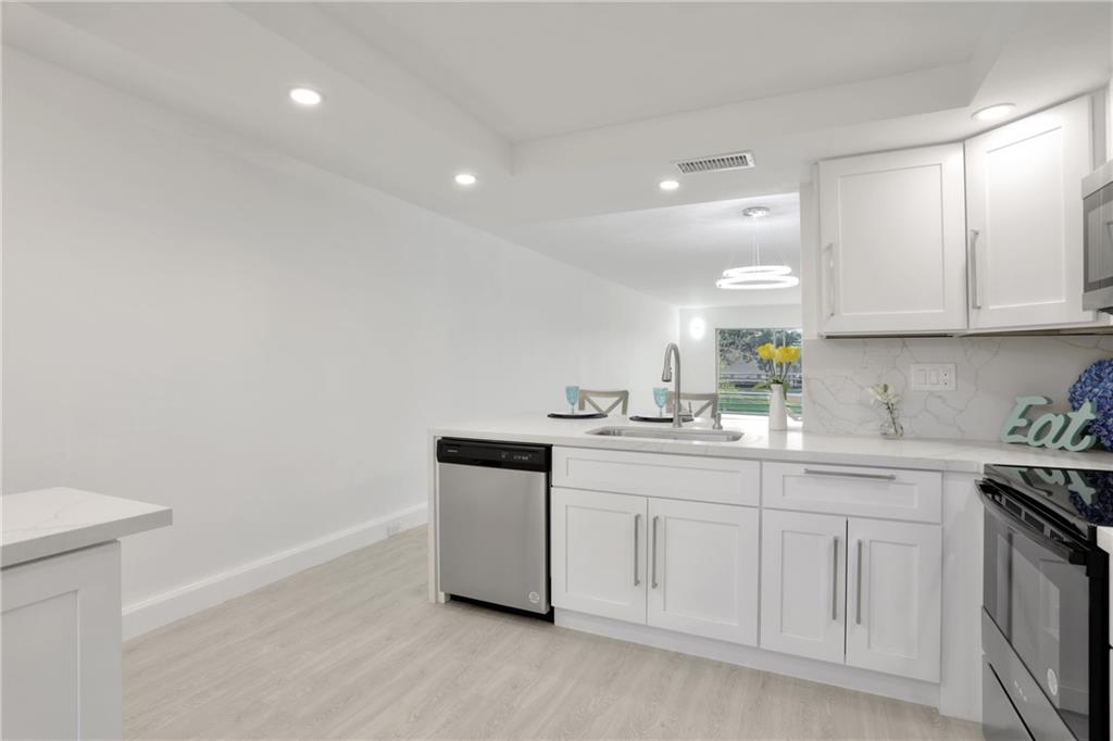 WYNMOOR VILLAGE - Residential