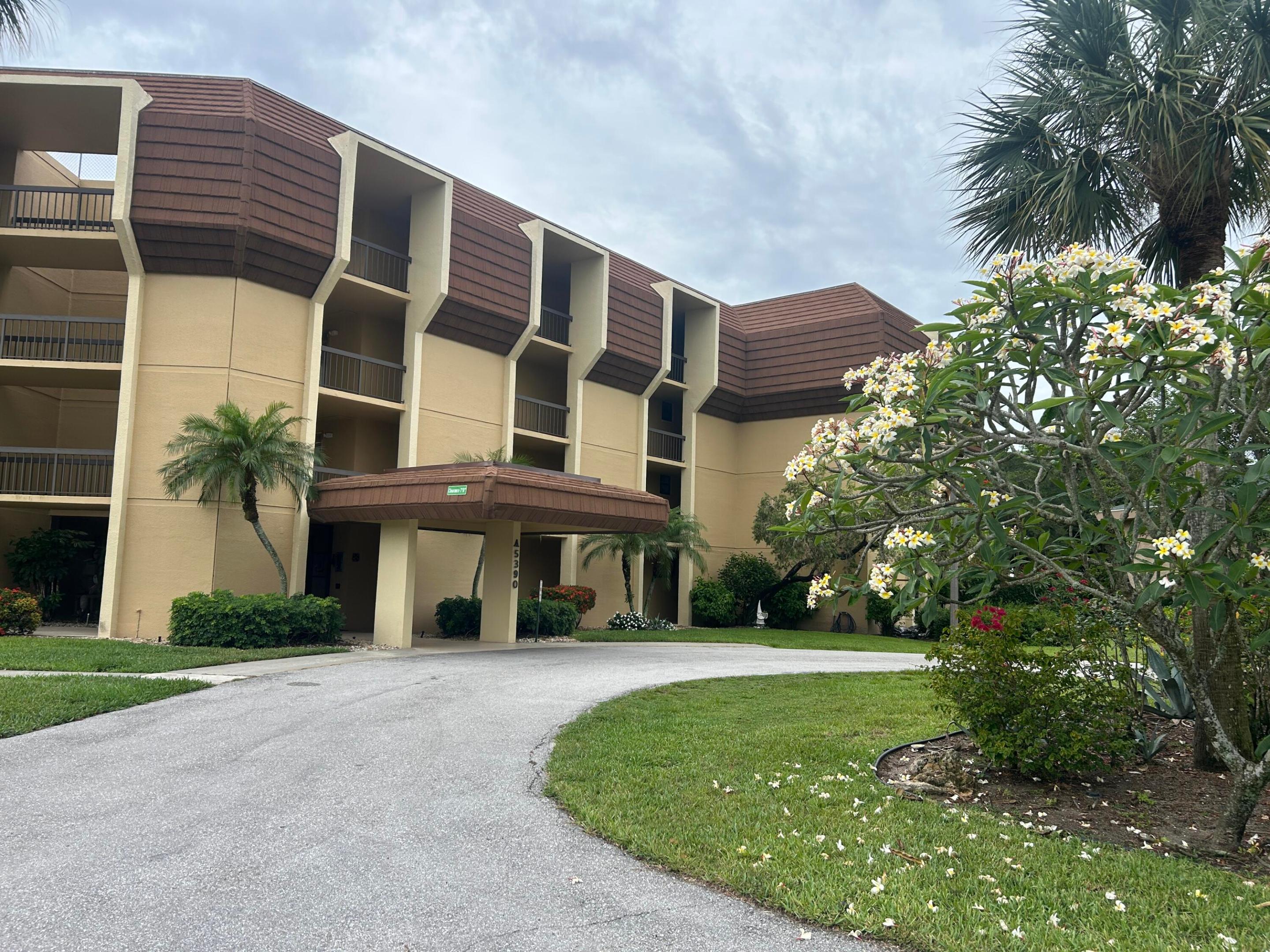 WOODLAND LAKES - Residential