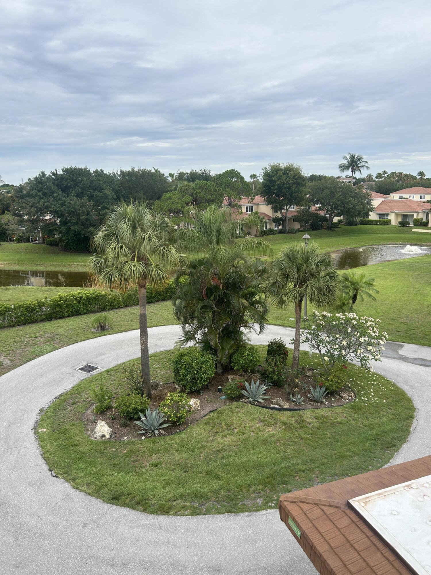 WOODLAND LAKES - Residential