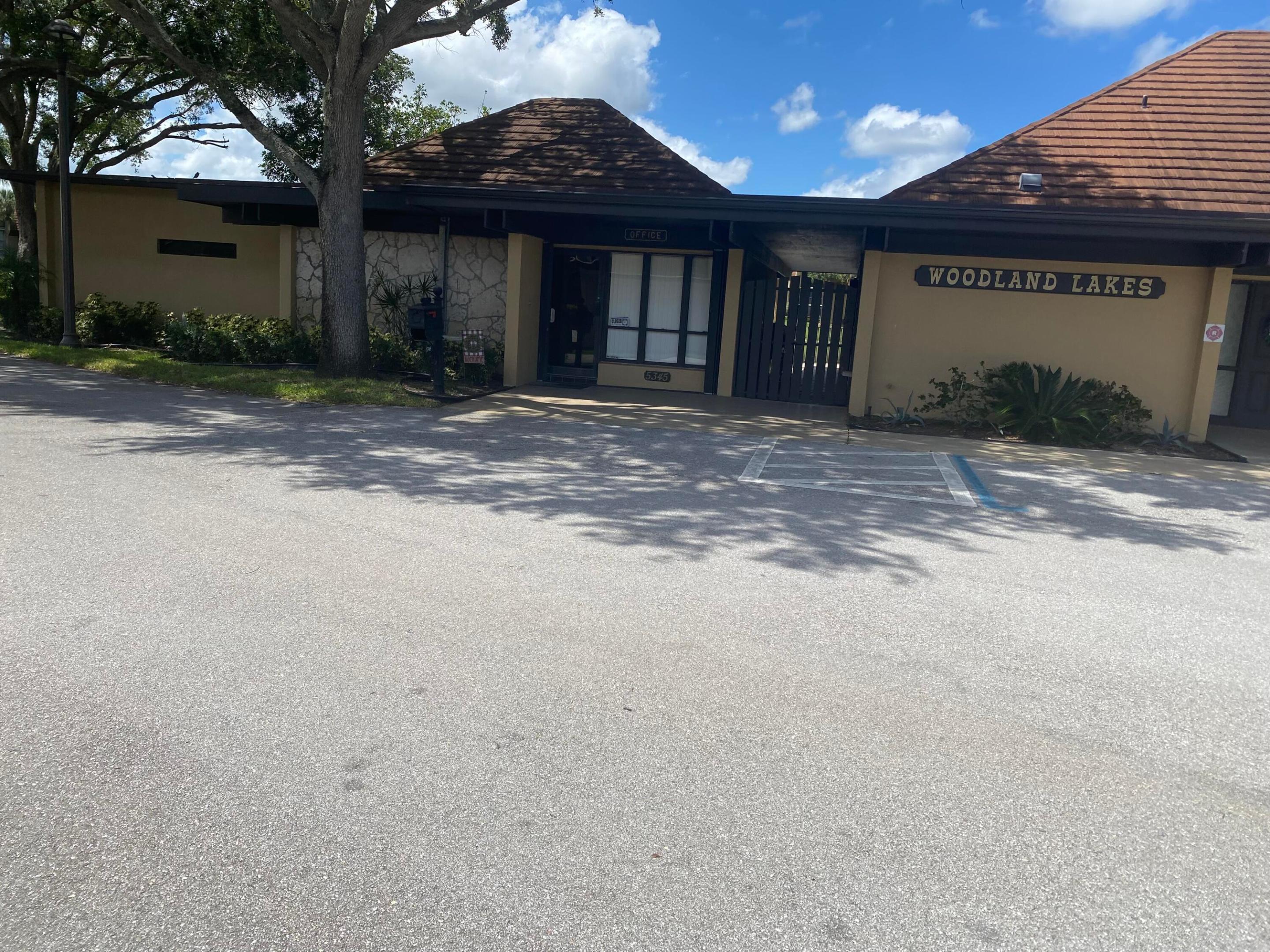 WOODLAND LAKES - Residential
