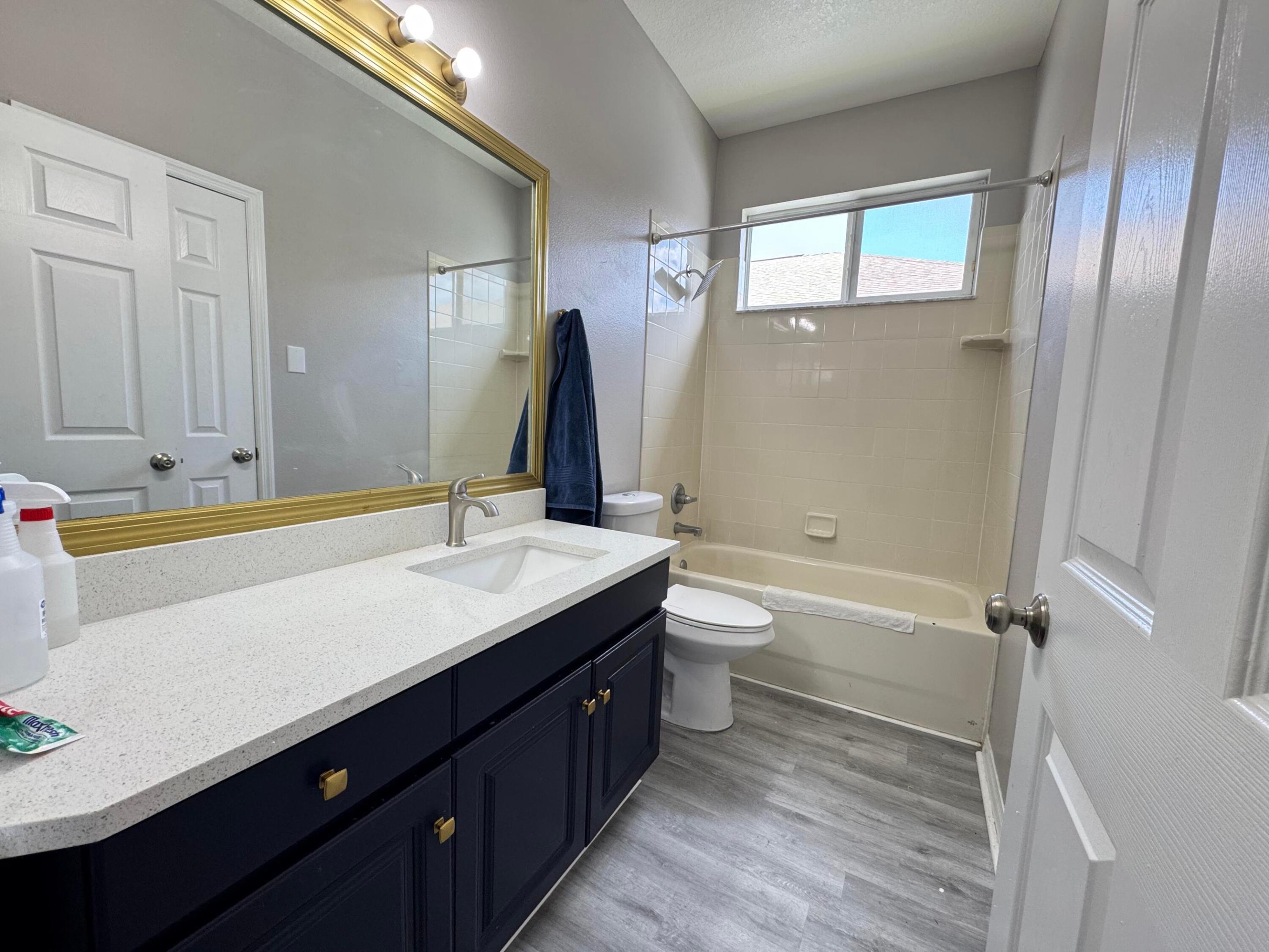 AYERSWORTH GLEN - Residential