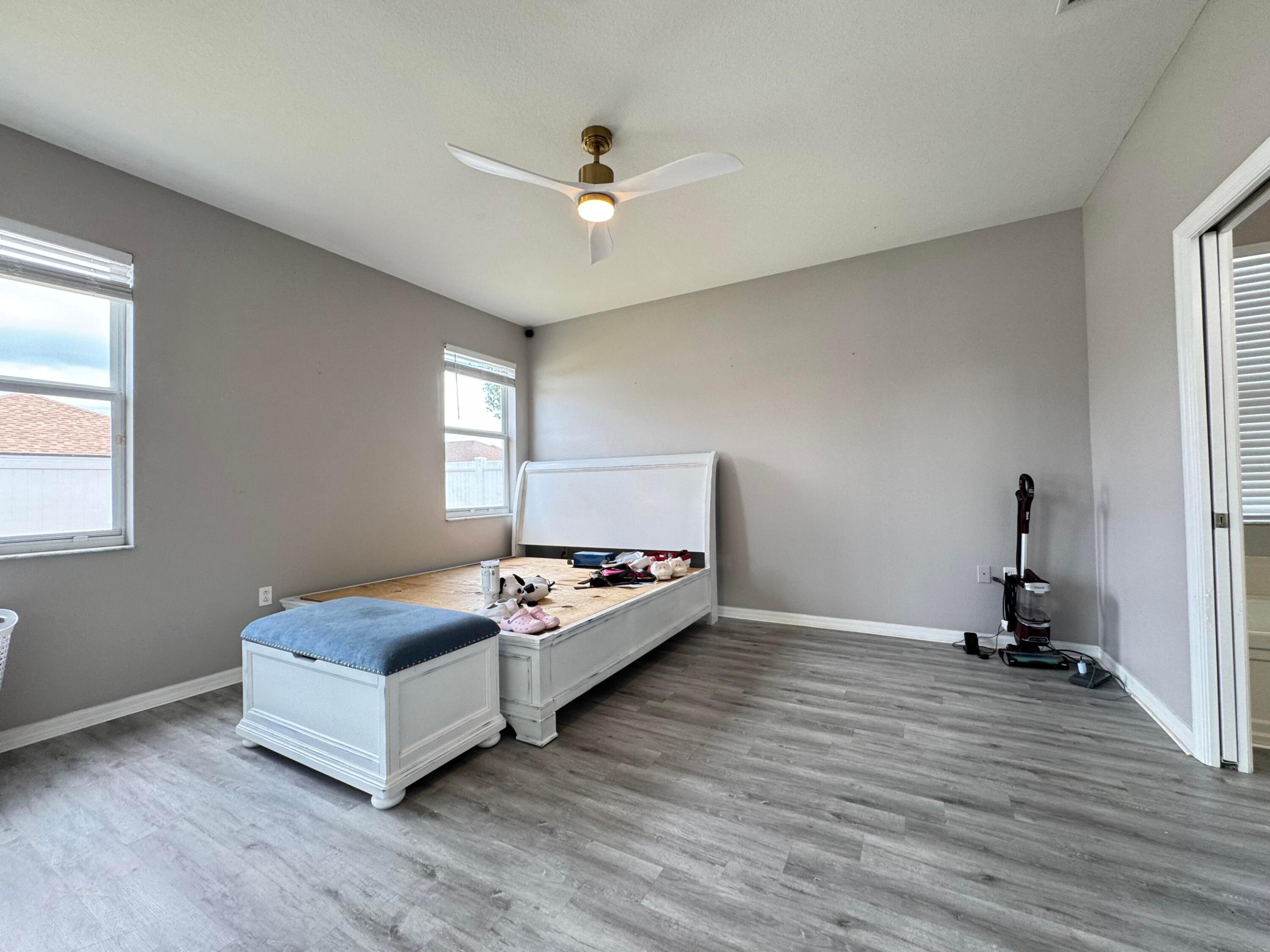 AYERSWORTH GLEN - Residential