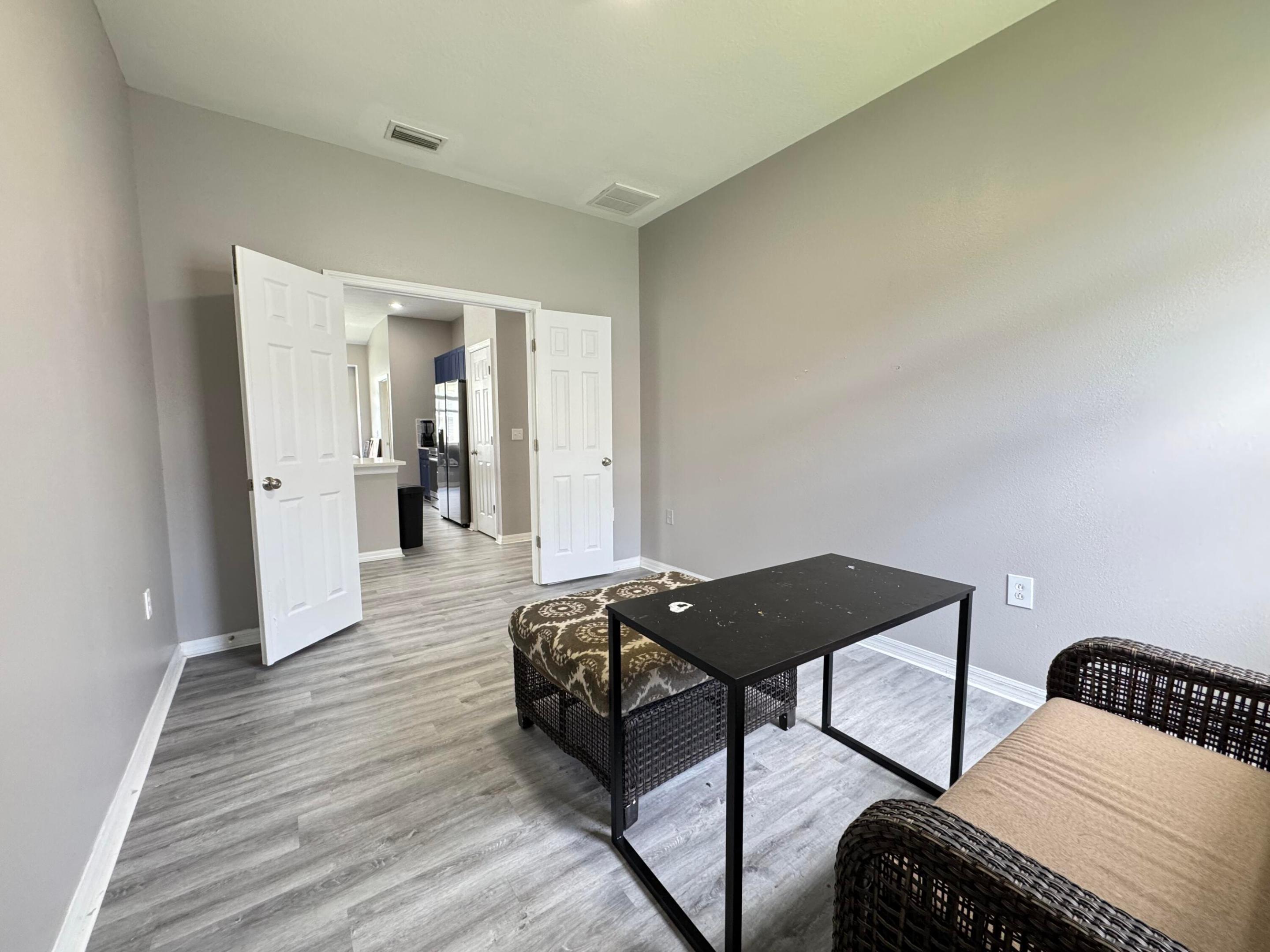 AYERSWORTH GLEN - Residential