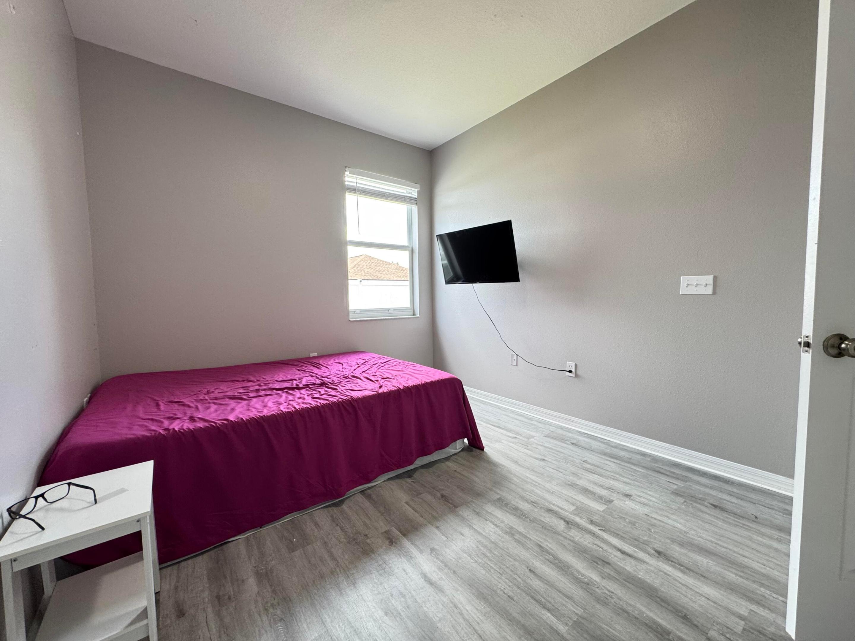 AYERSWORTH GLEN - Residential