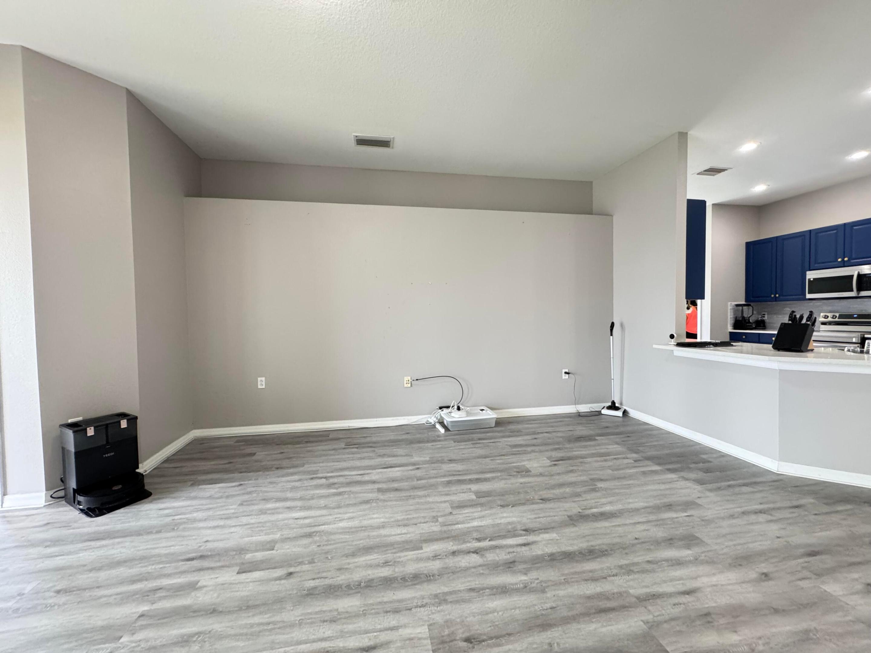 AYERSWORTH GLEN - Residential