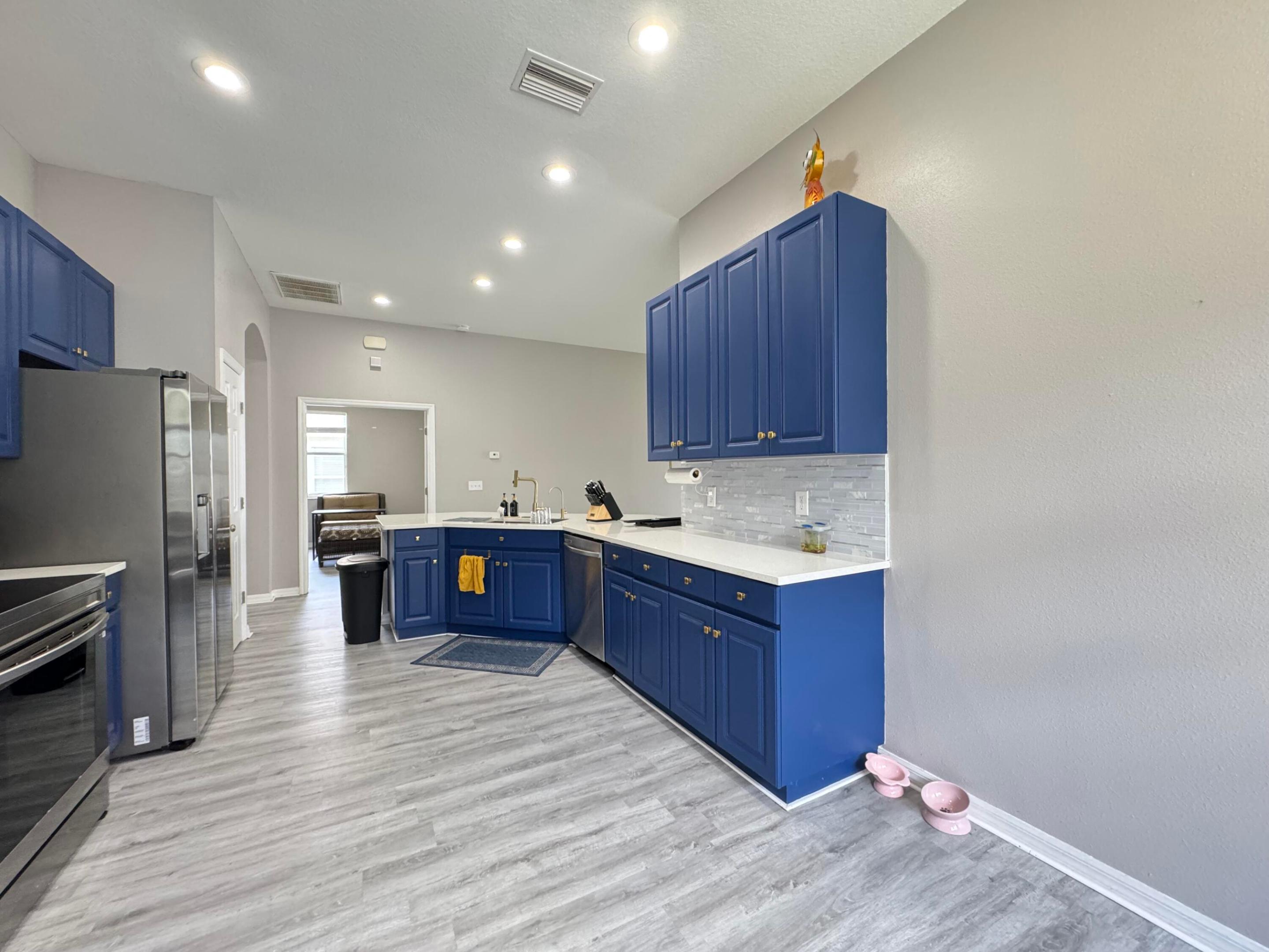 AYERSWORTH GLEN - Residential