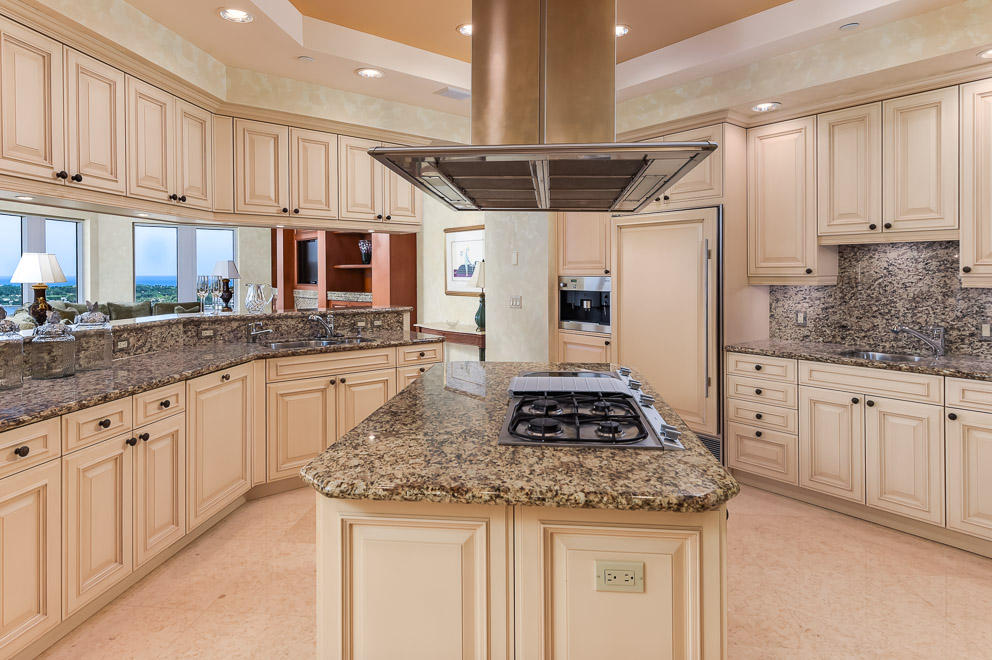 ONE WATERMARK PLACE OF THE PALM BEACHES - Residential