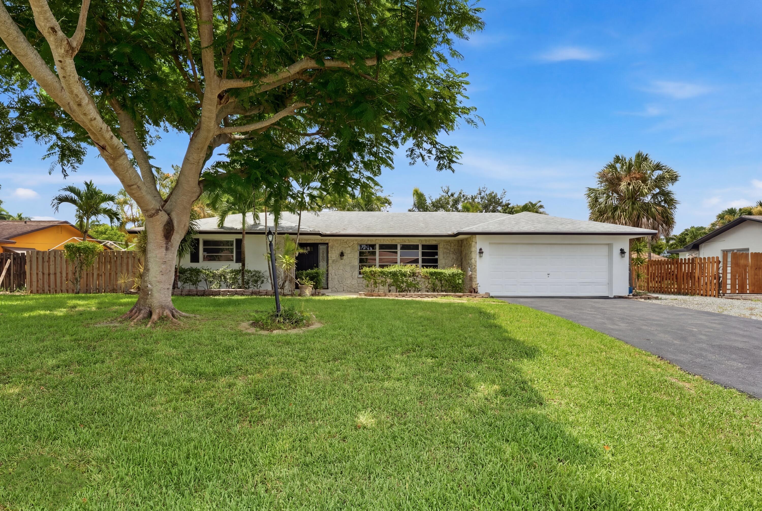 FLORIDA GARDENS 4 - Residential