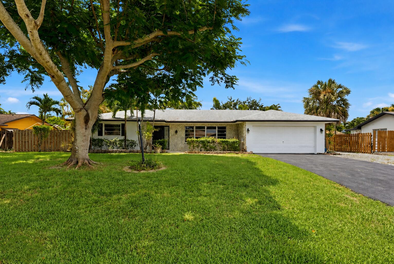 FLORIDA GARDENS 4 - Residential