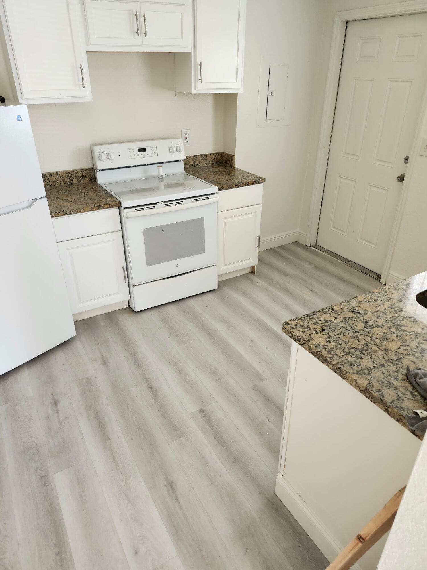 LINCOLN HEIGHTS - Residential Lease