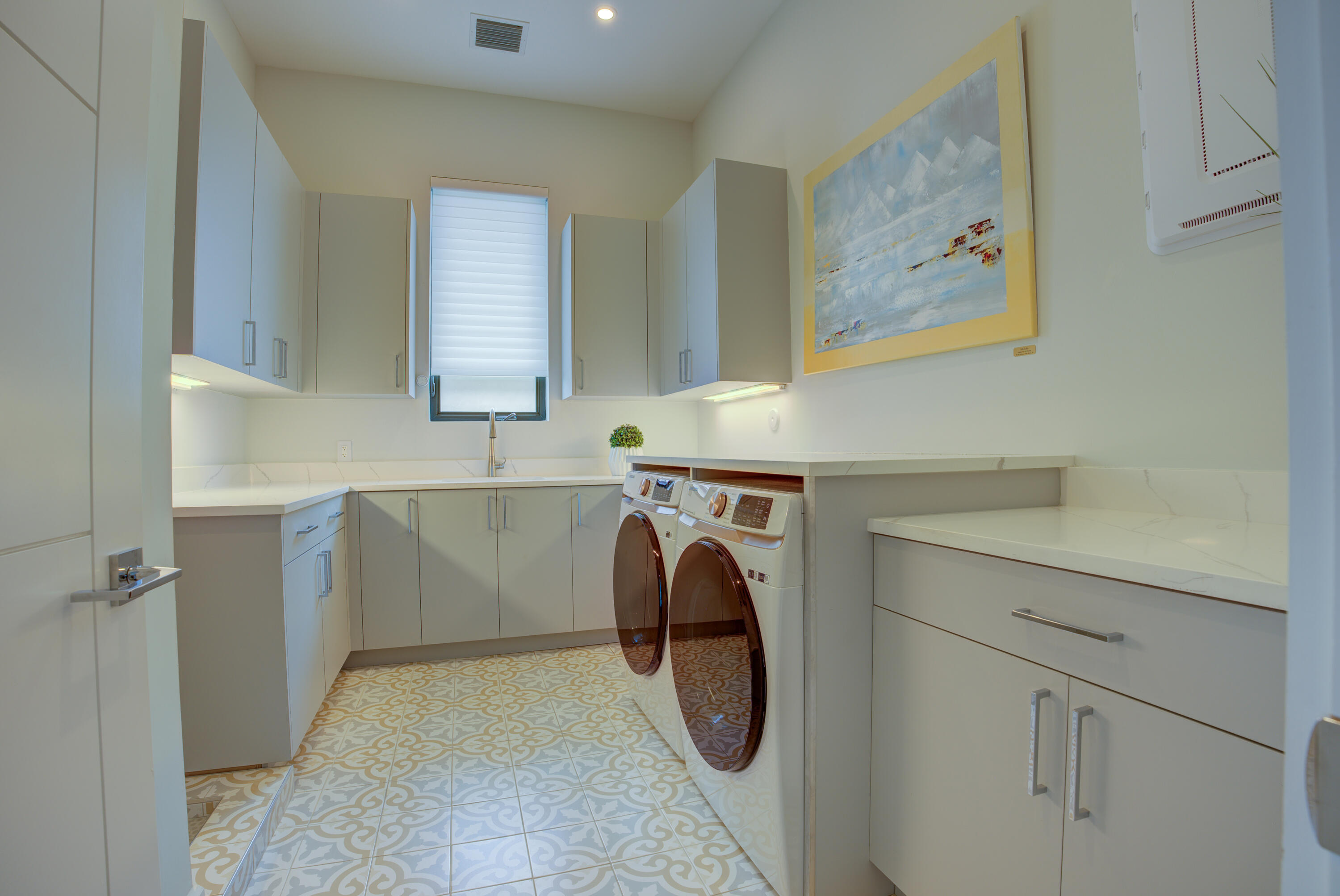VENETIAN ISLES 1ST SEC - Residential