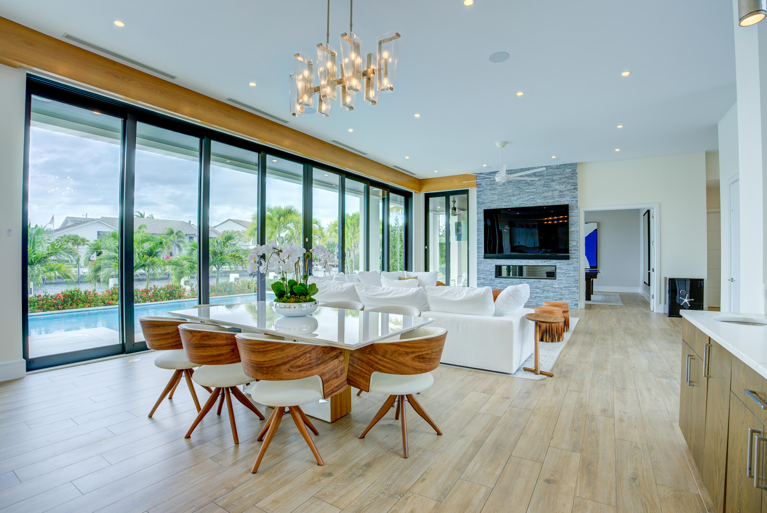 VENETIAN ISLES 1ST SEC - Residential