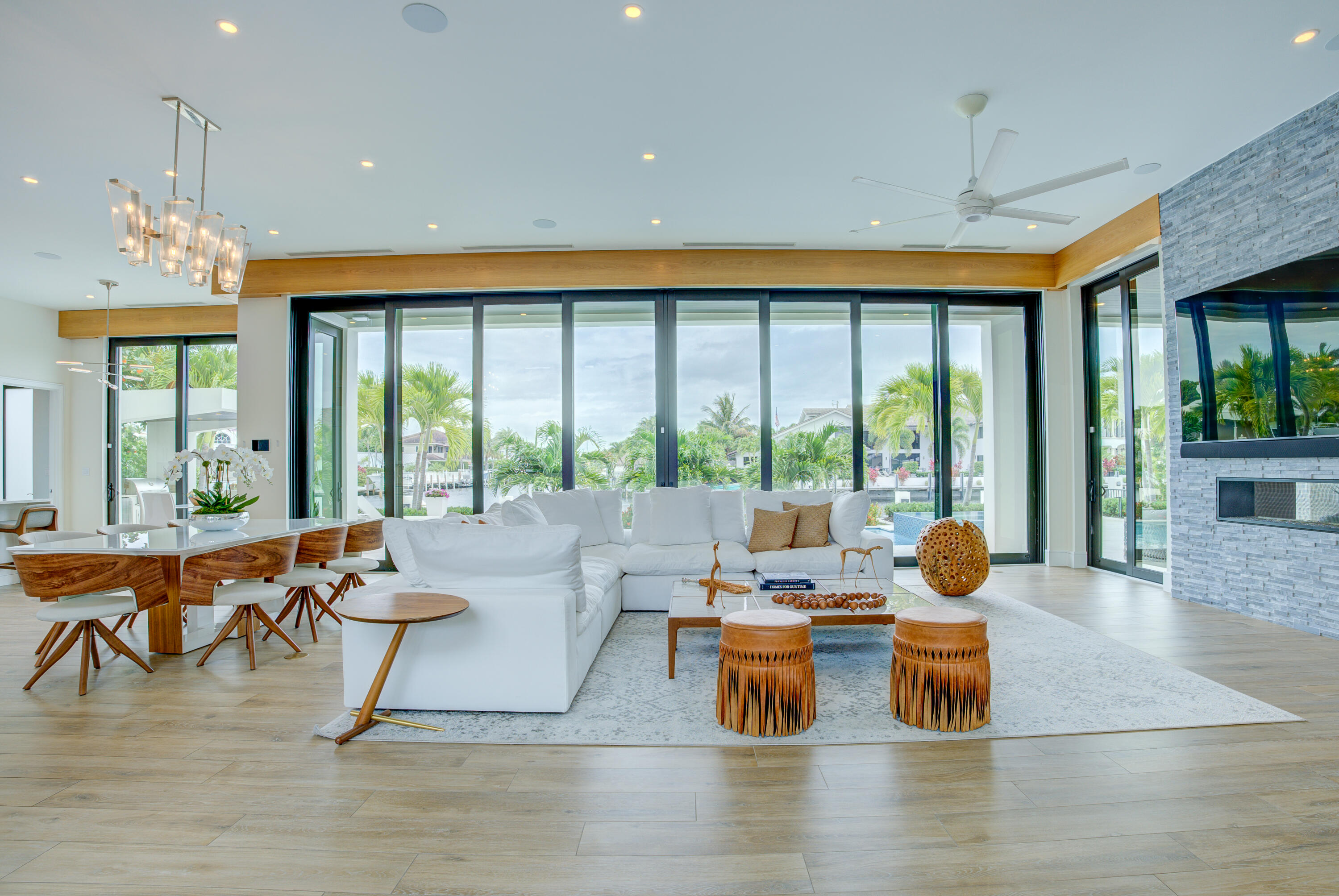 VENETIAN ISLES 1ST SEC - Residential