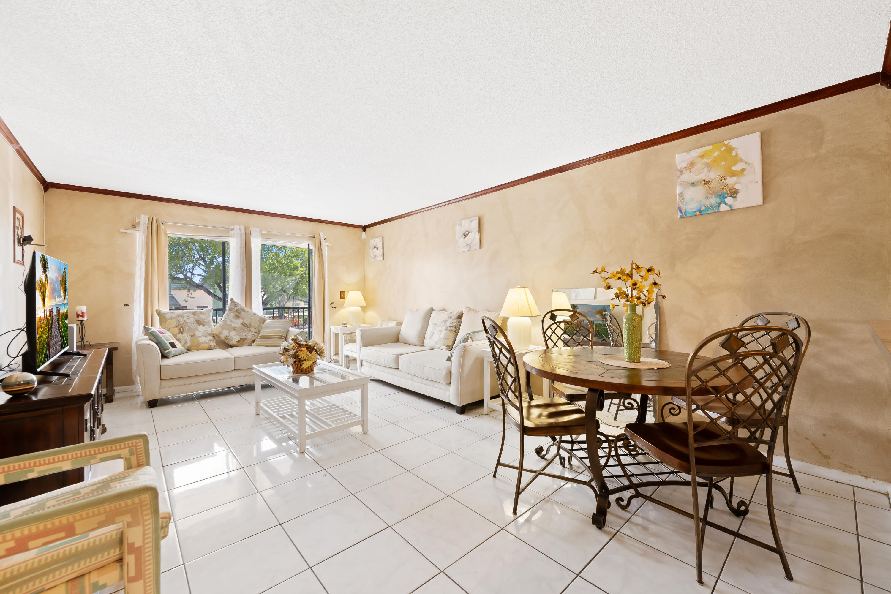 RAMBLEWOOD EAST CONDO - Residential