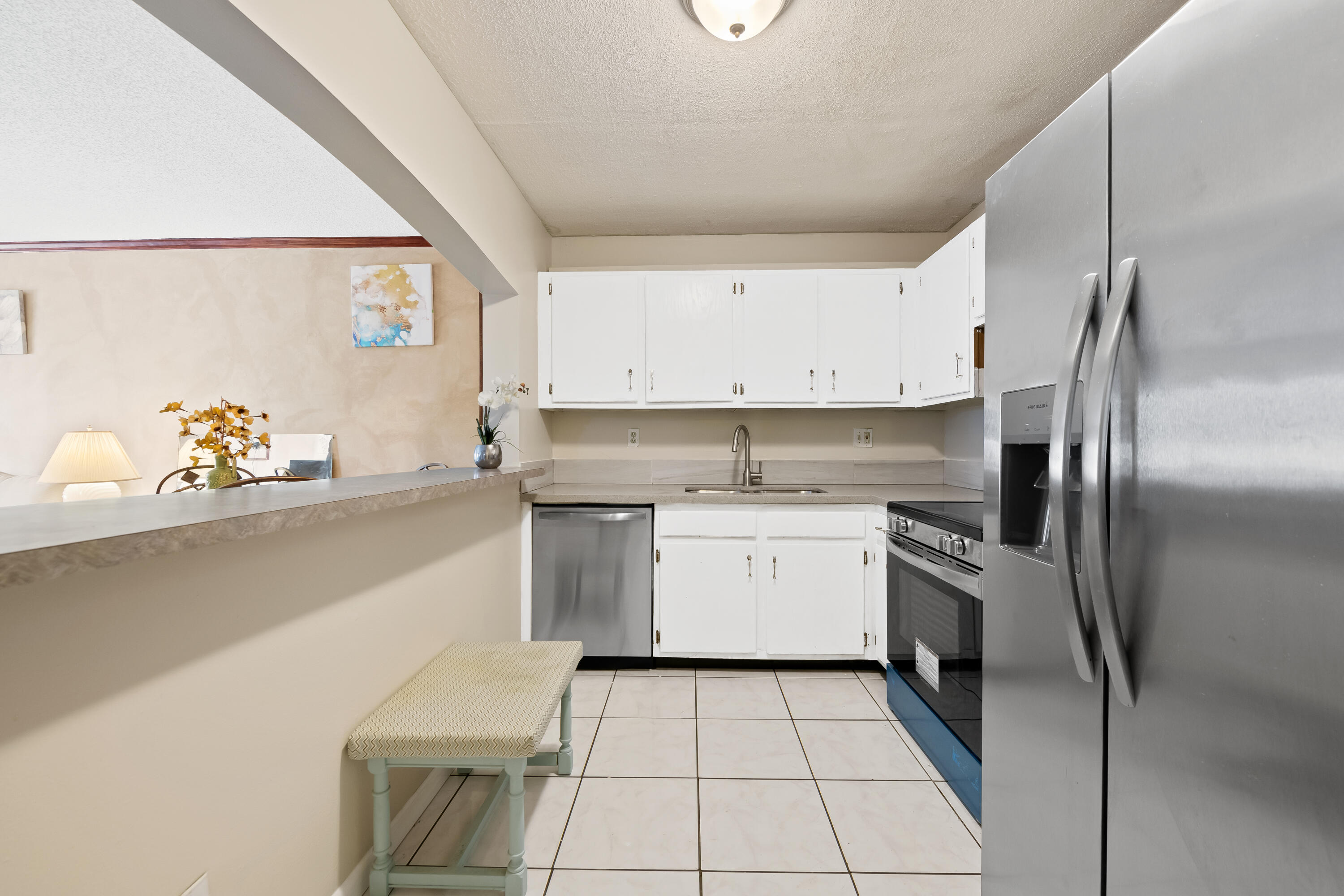 RAMBLEWOOD EAST CONDO - Residential